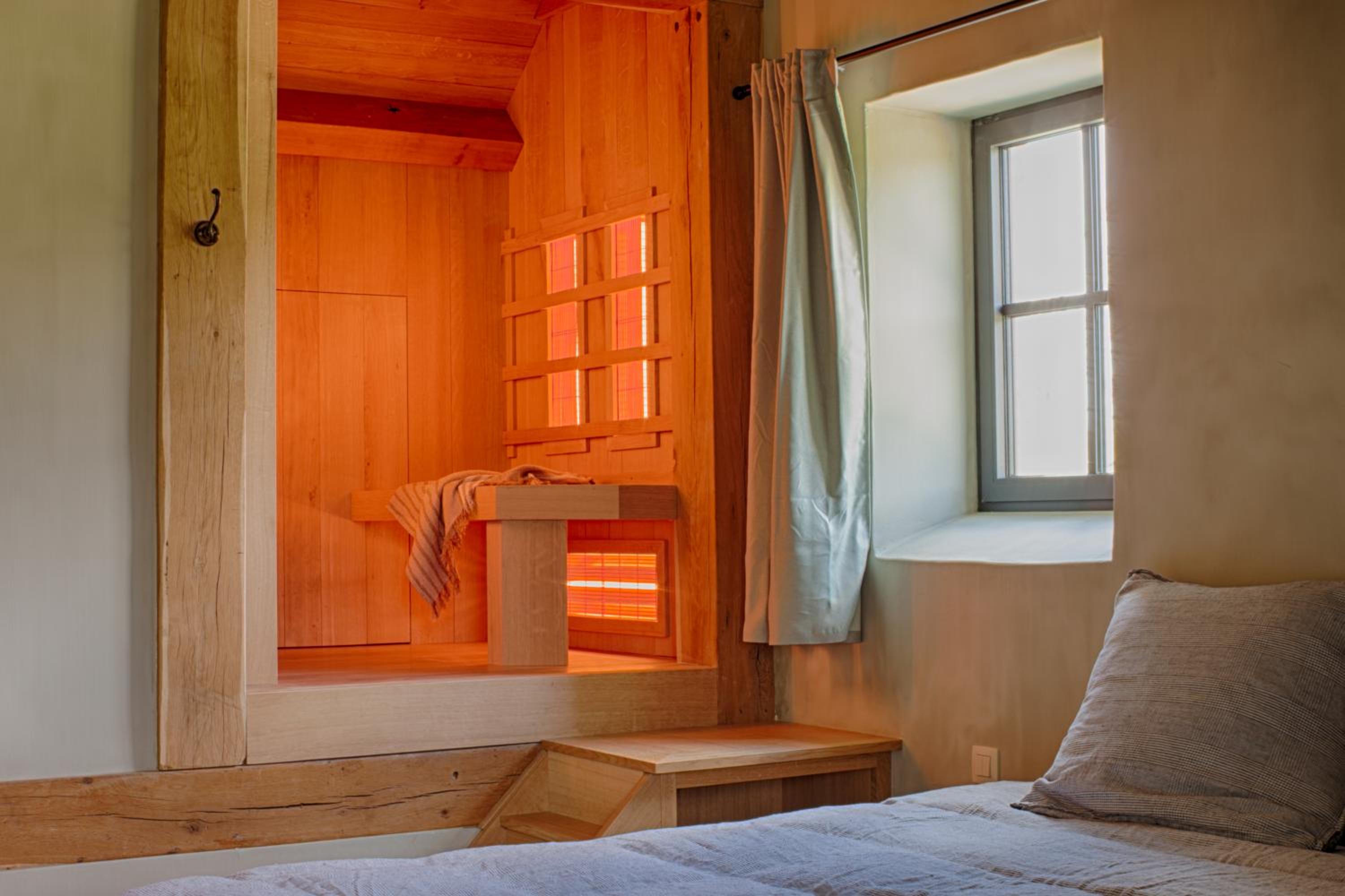 Deluxe Double Room with Shower photo 2