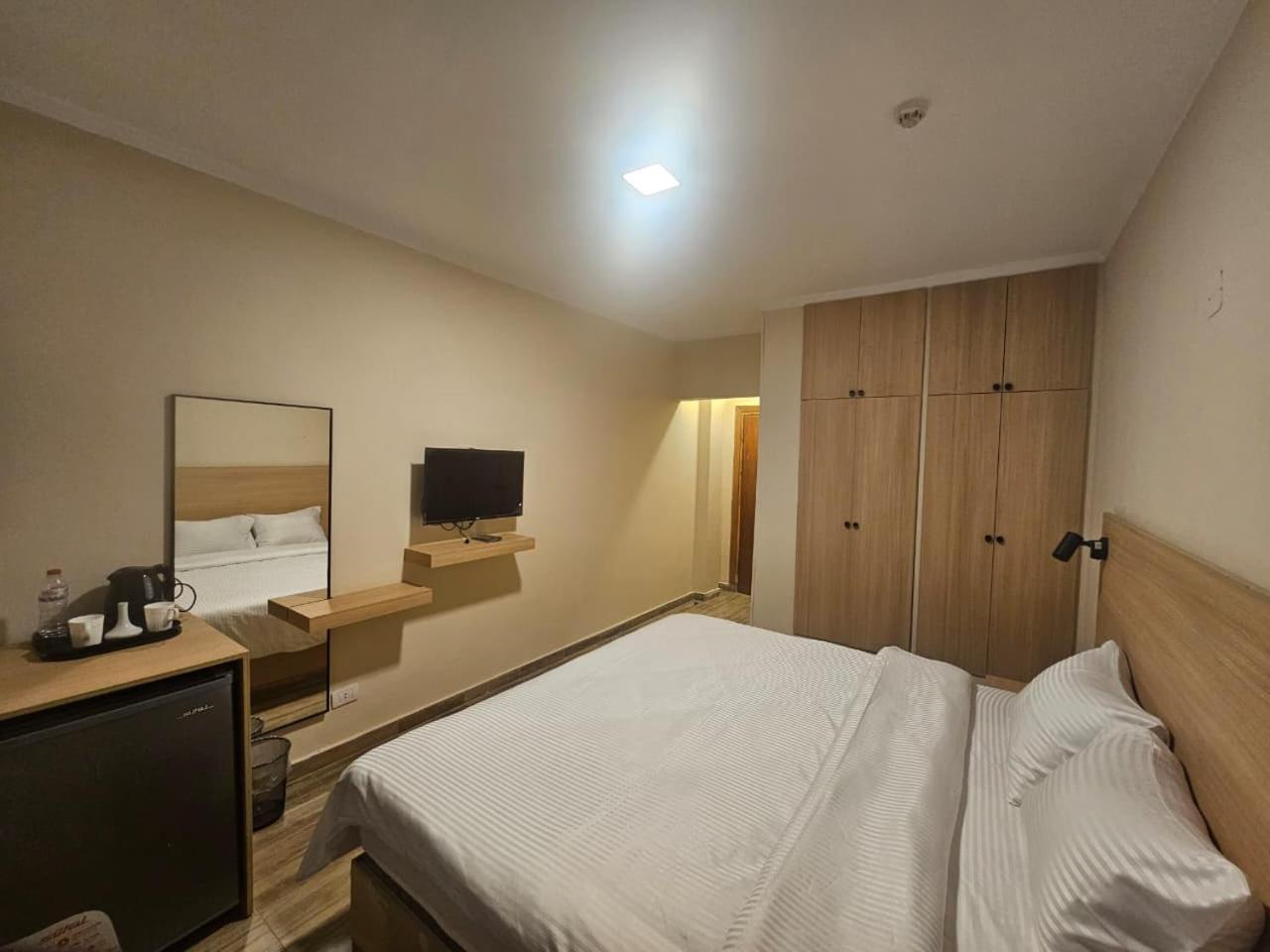 Double or Twin Room with City View photo 1