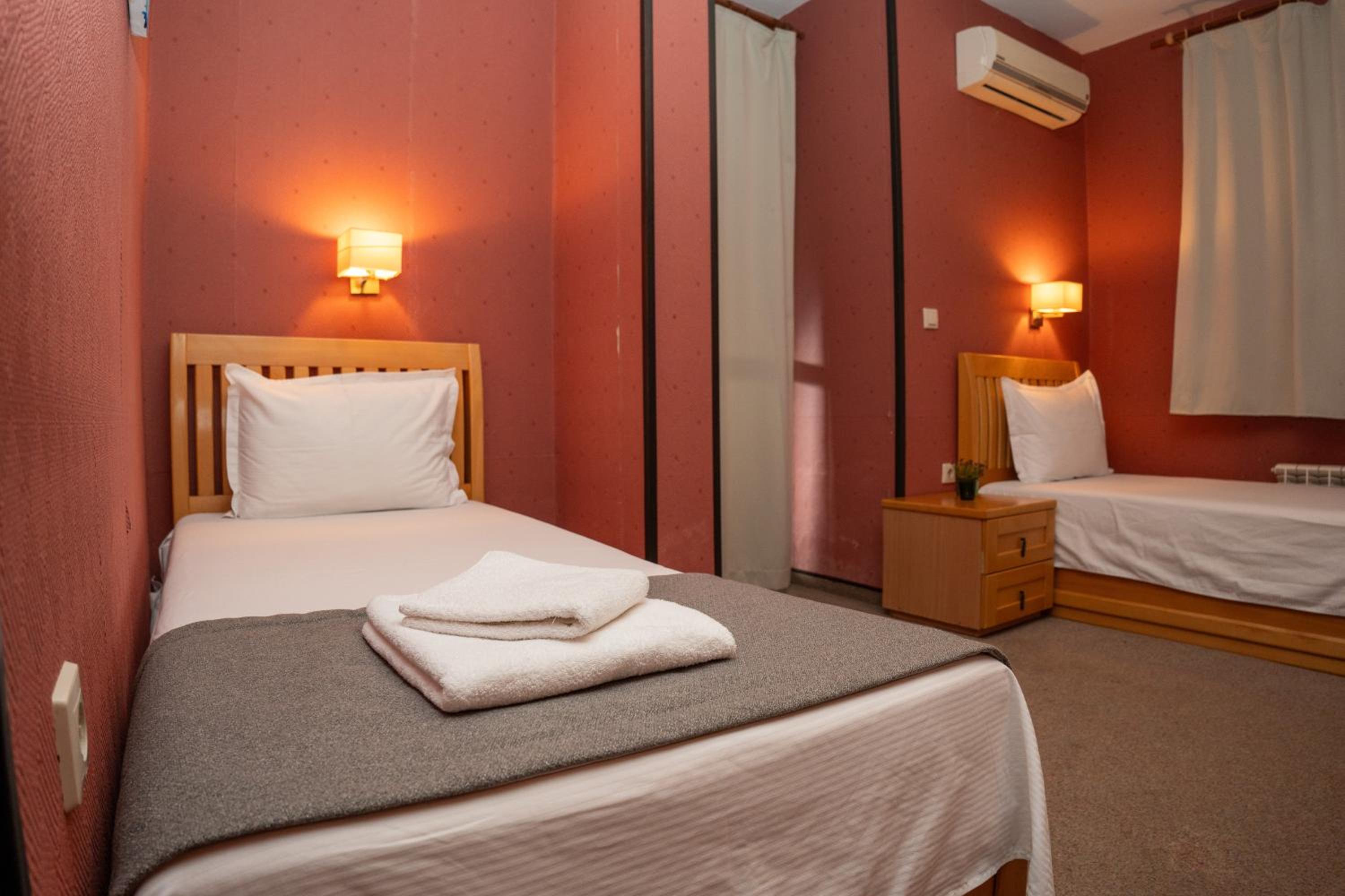 Deluxe Twin Room photo 2