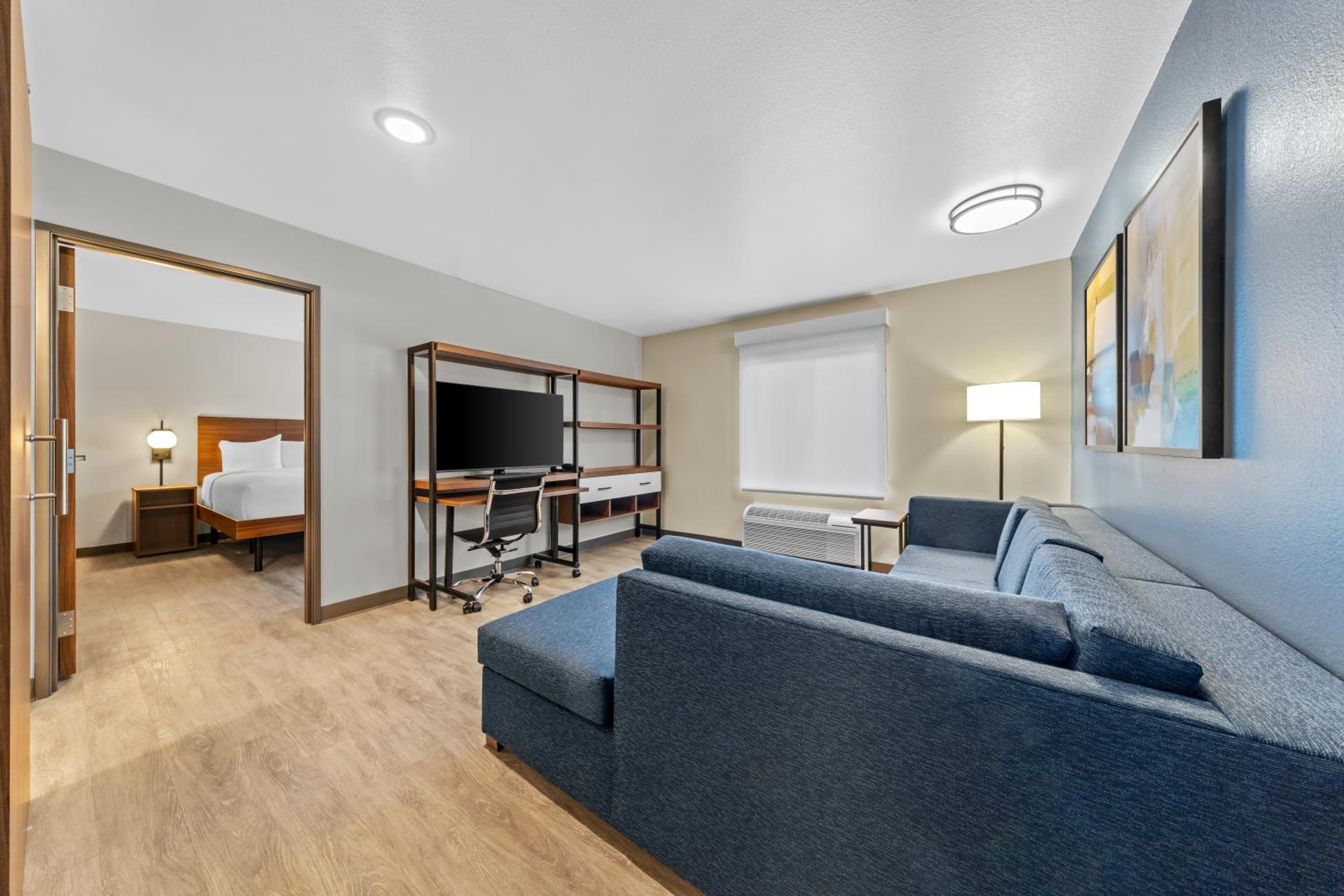 King Suite with Kitchen - Accessible photo 3