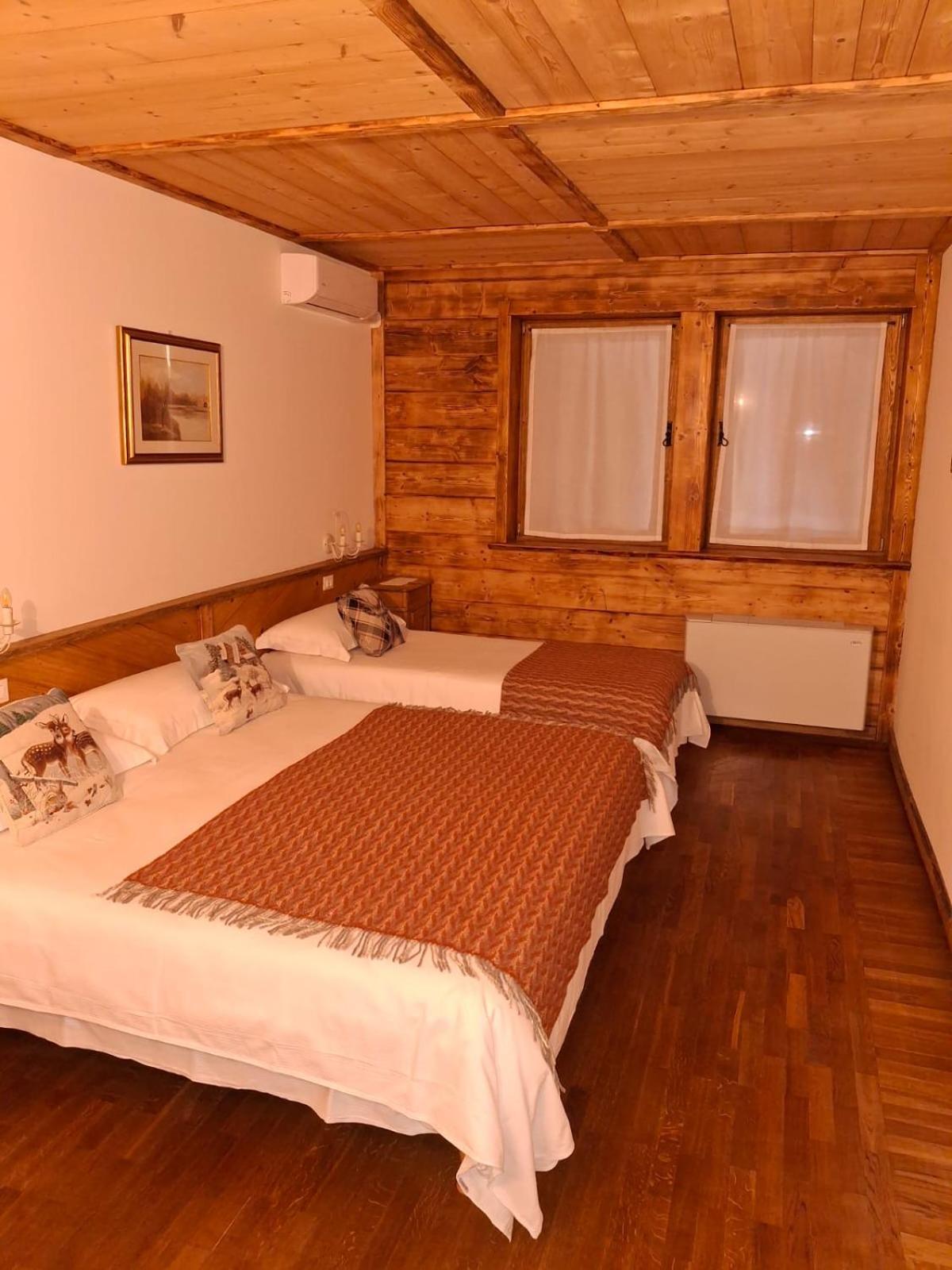 Deluxe Triple Room photo 3
