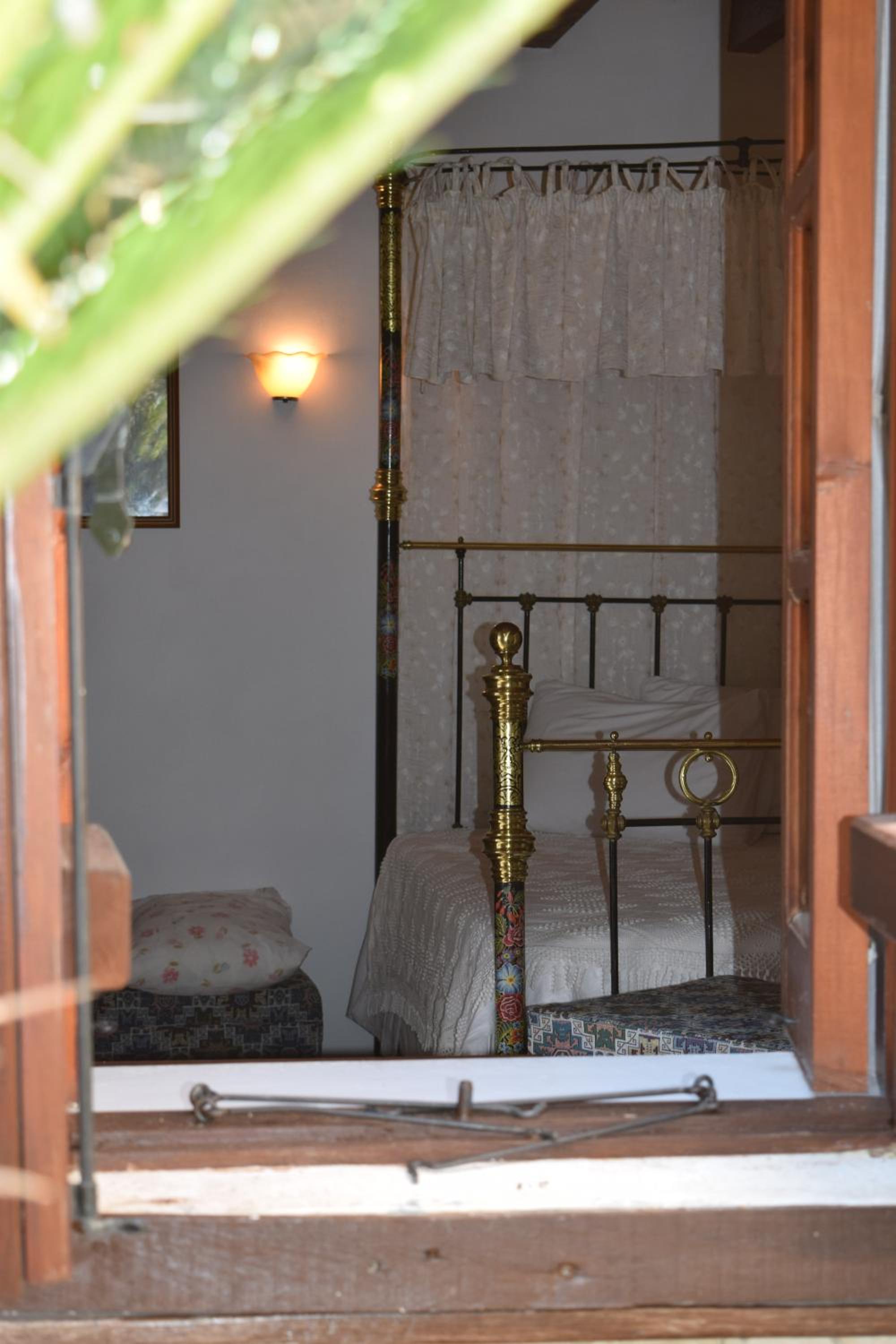 Deluxe Queen Suite photo 2