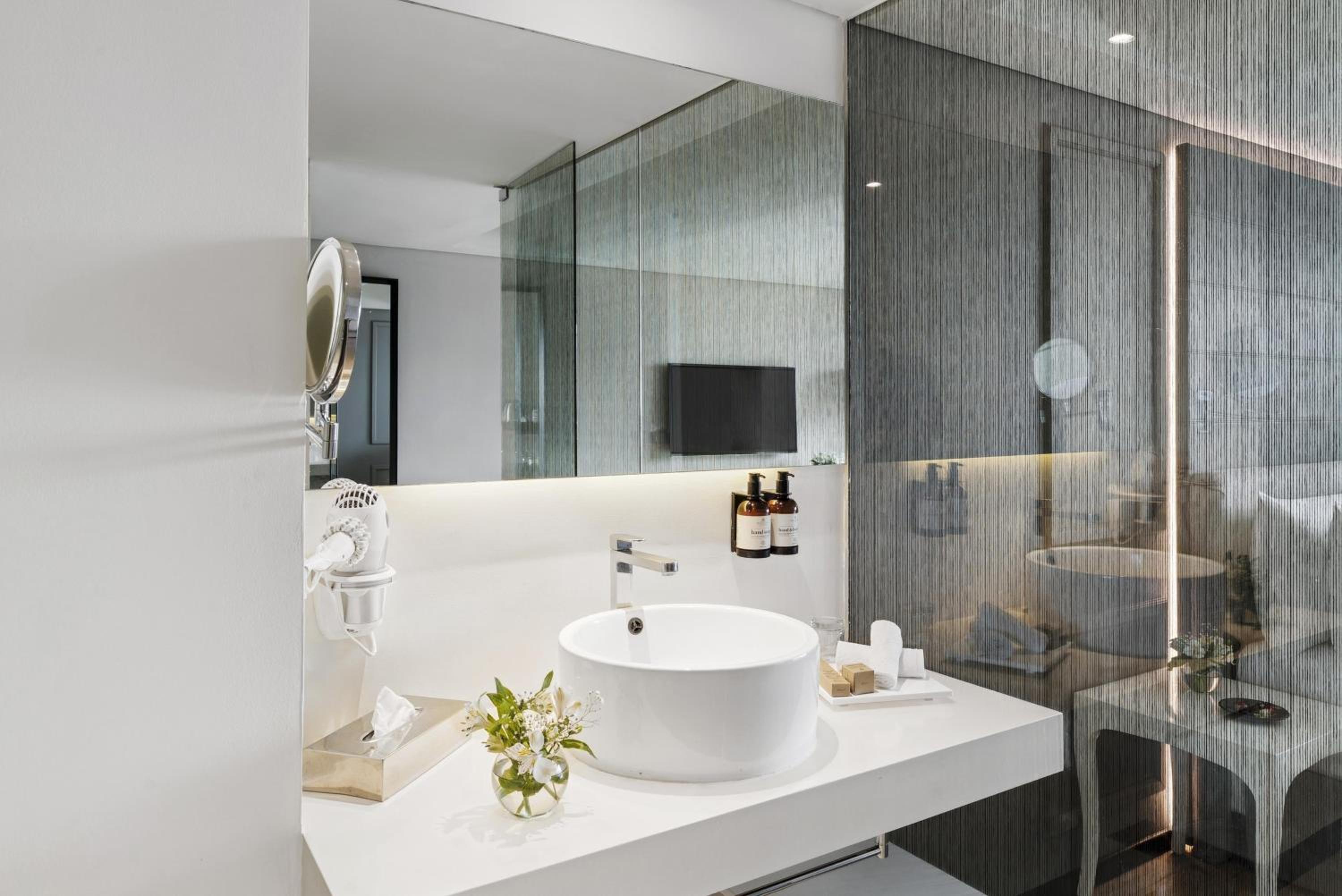 Premium Room with View and Terrace - Photo 5