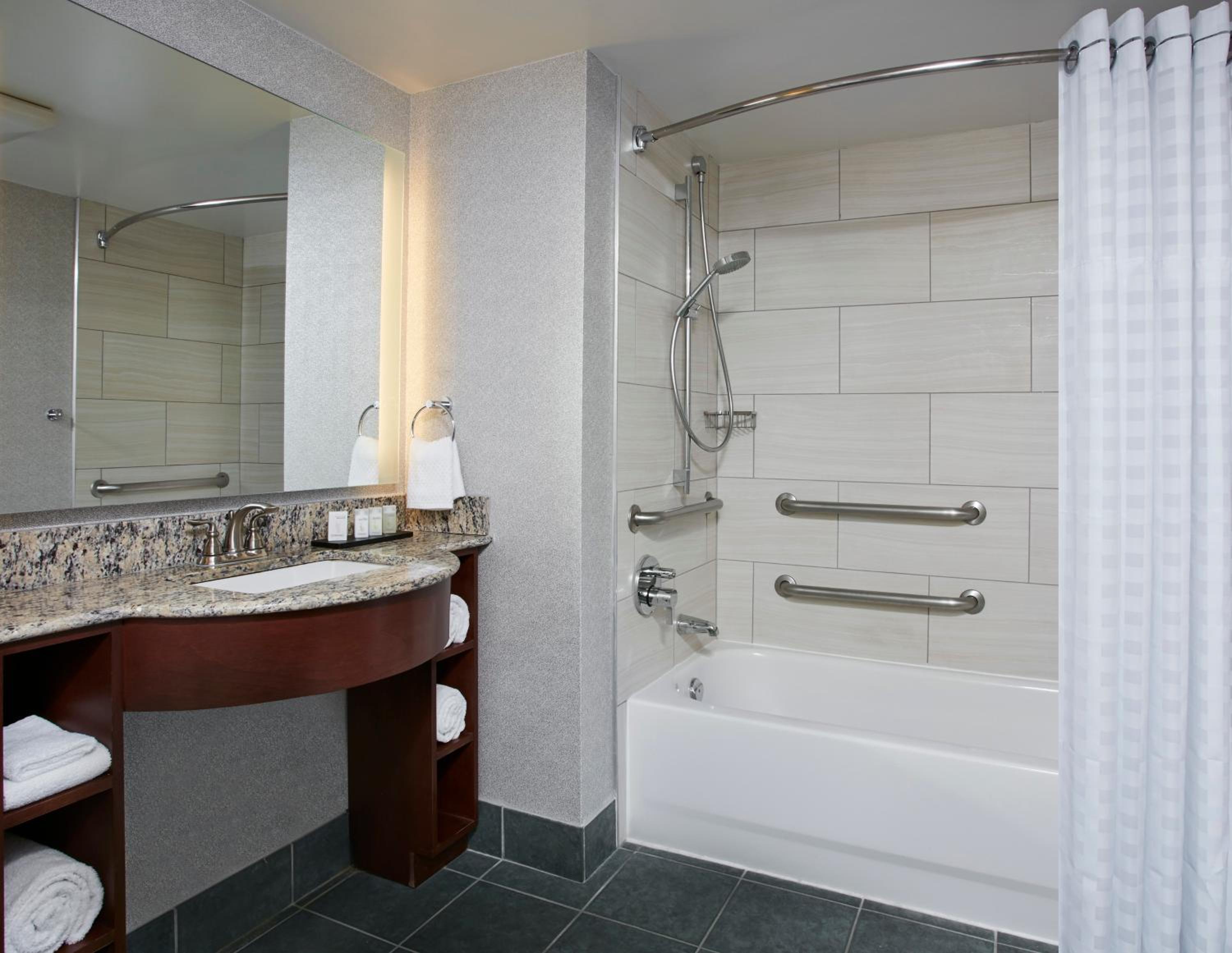 One-Bedroom Suite - Pure Wellness with Two Double Beds thumbnail 5