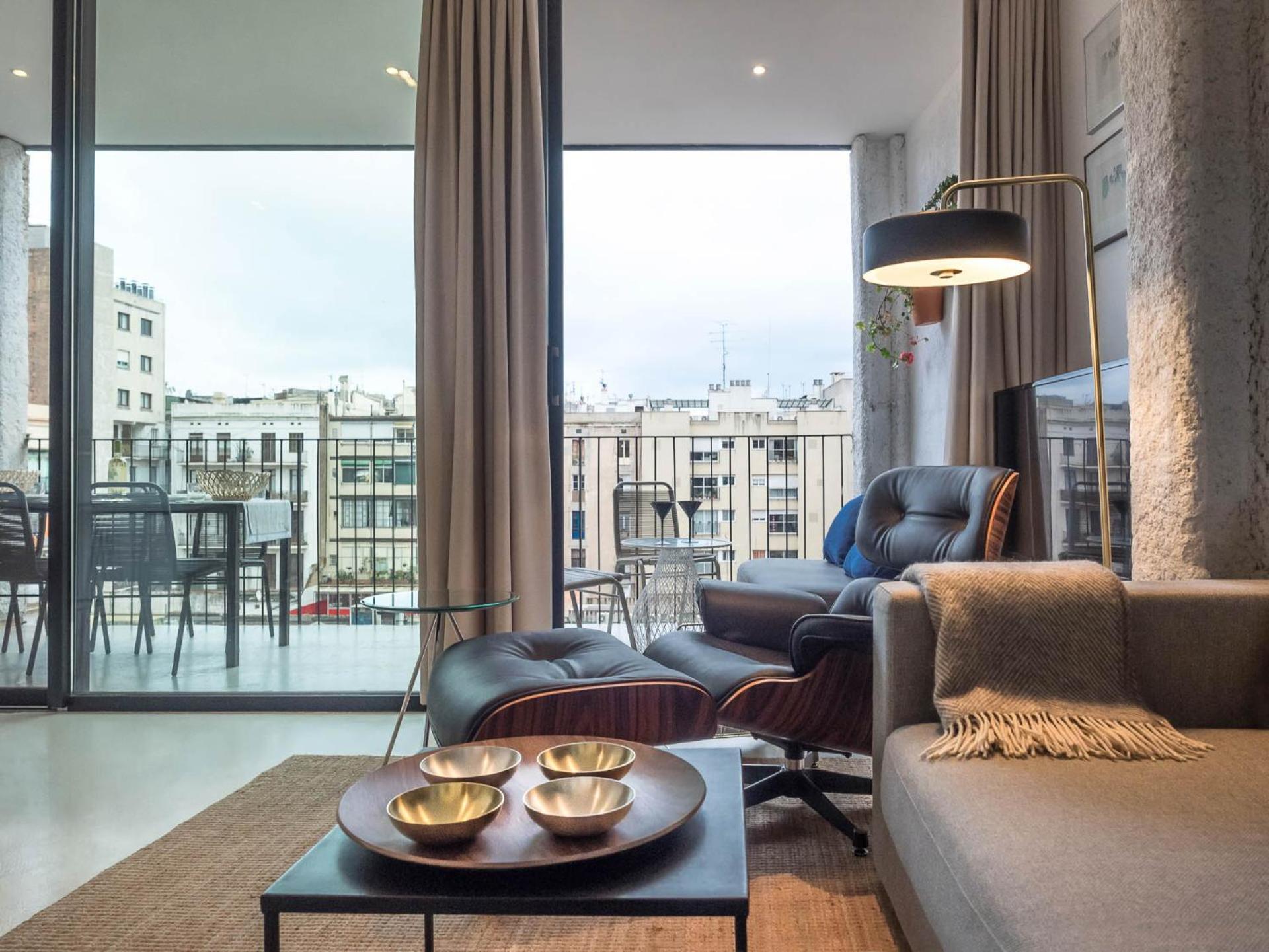 Three-Bedroom Apartment with Balcony photo 2