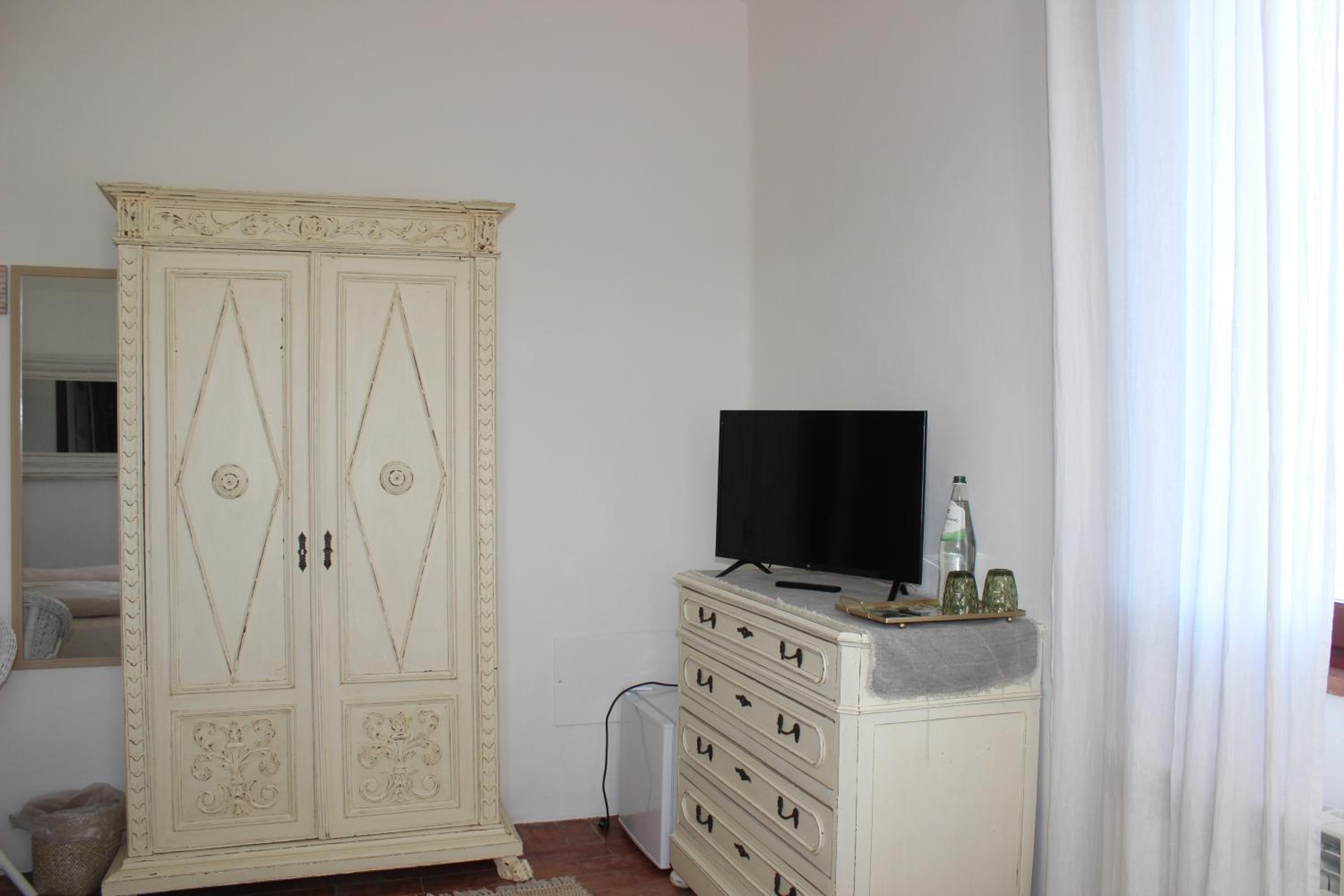 Large Double Room photo 1