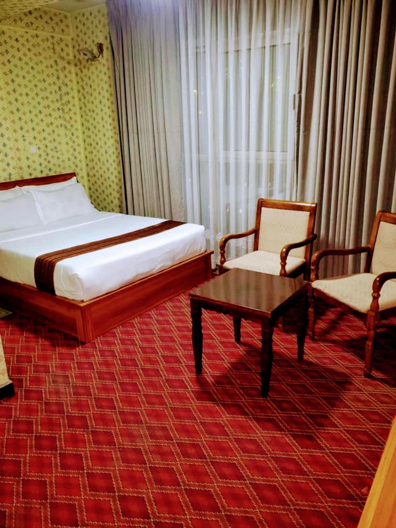 Standard Queen Room photo 1