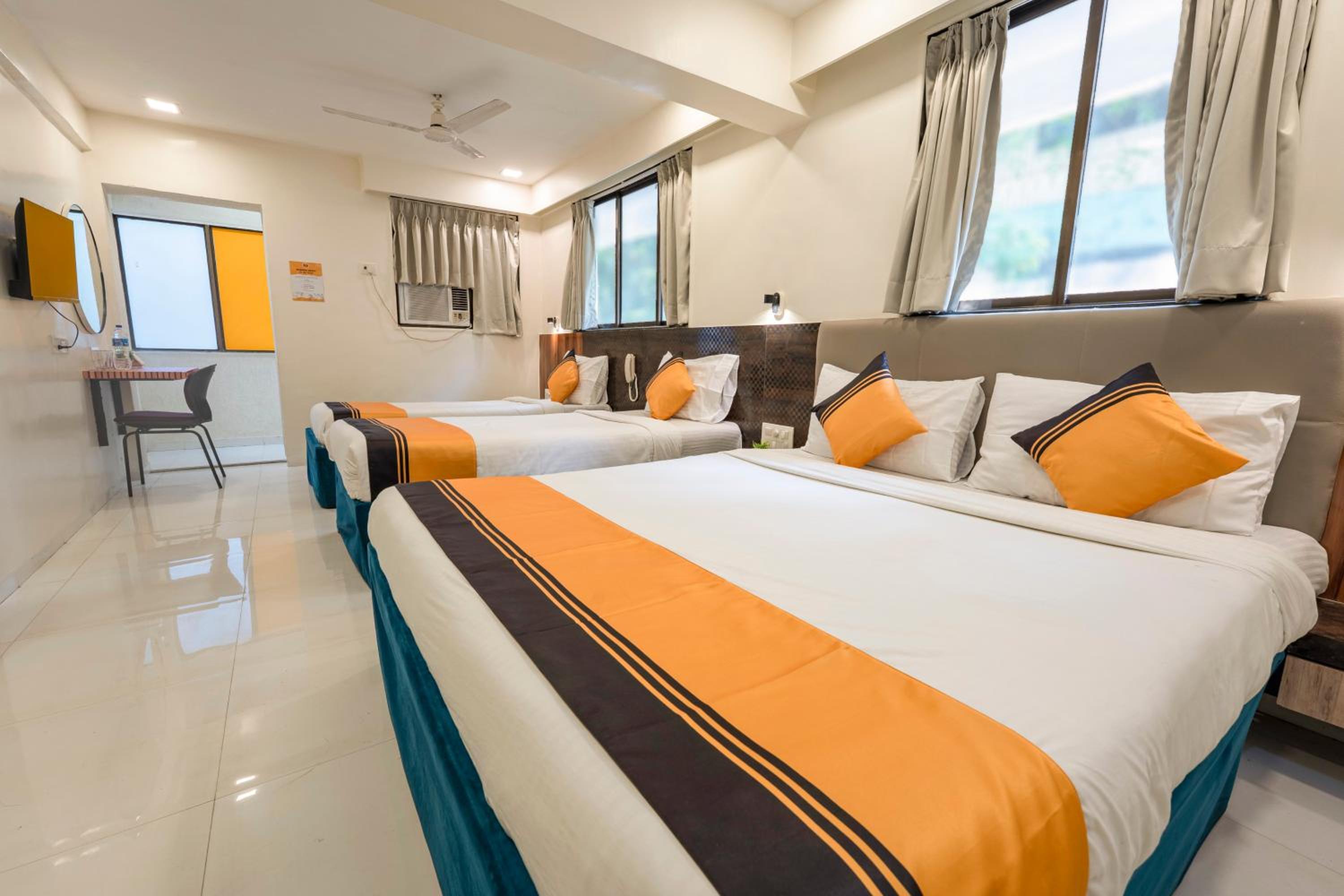 Deluxe Family Room