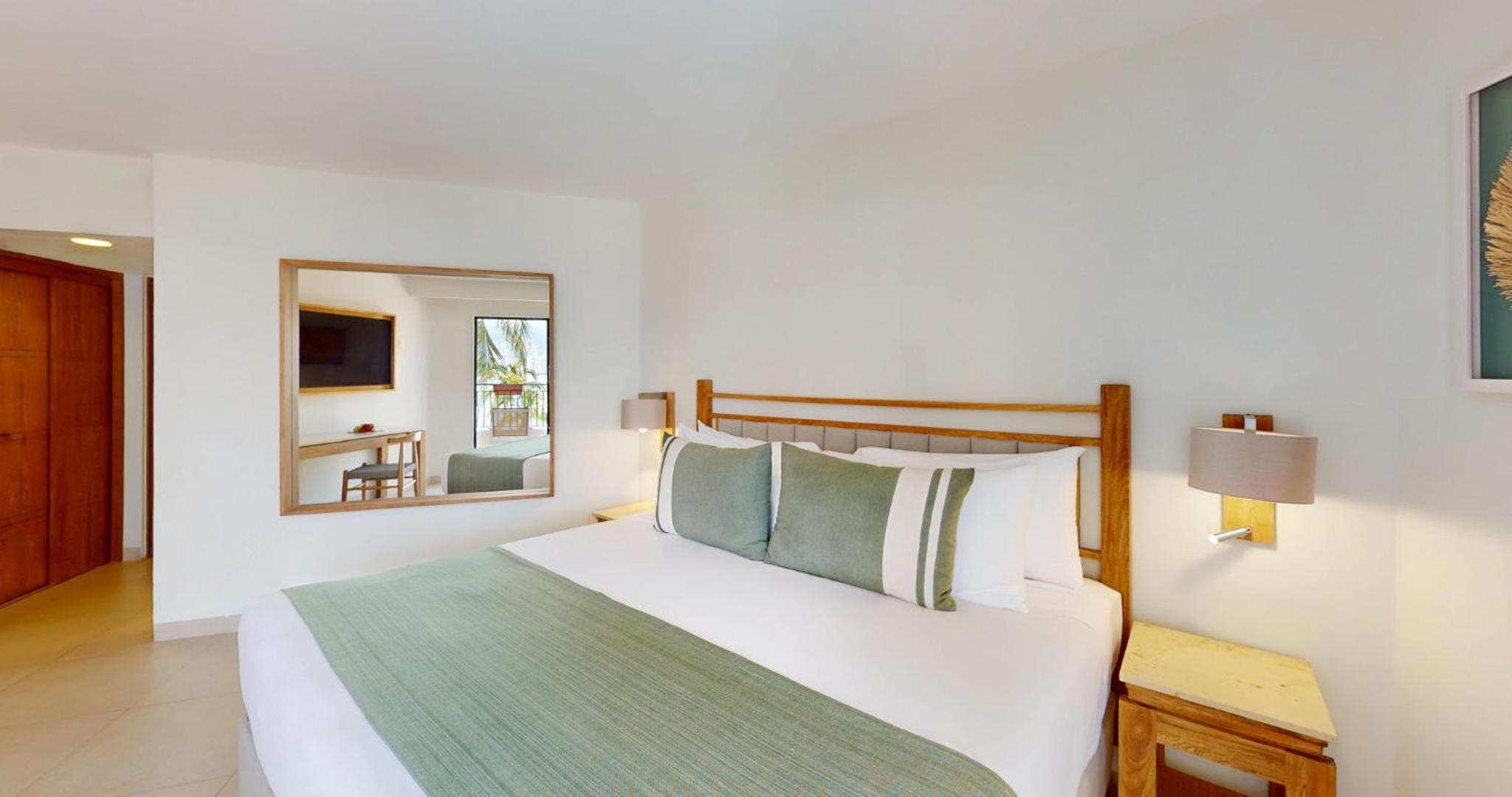 Superior King Room - Photo 5