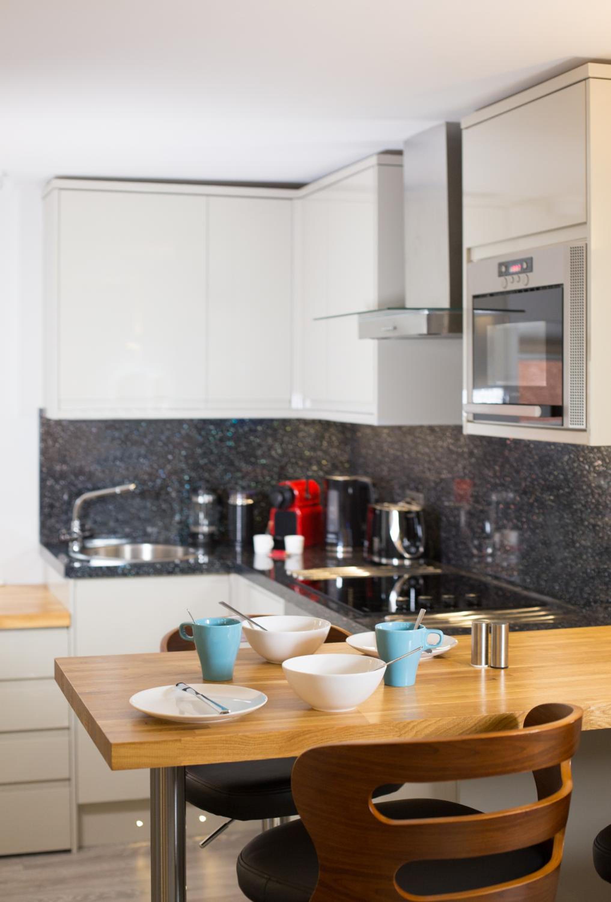 One-Bedroom Apartment - Photo 7
