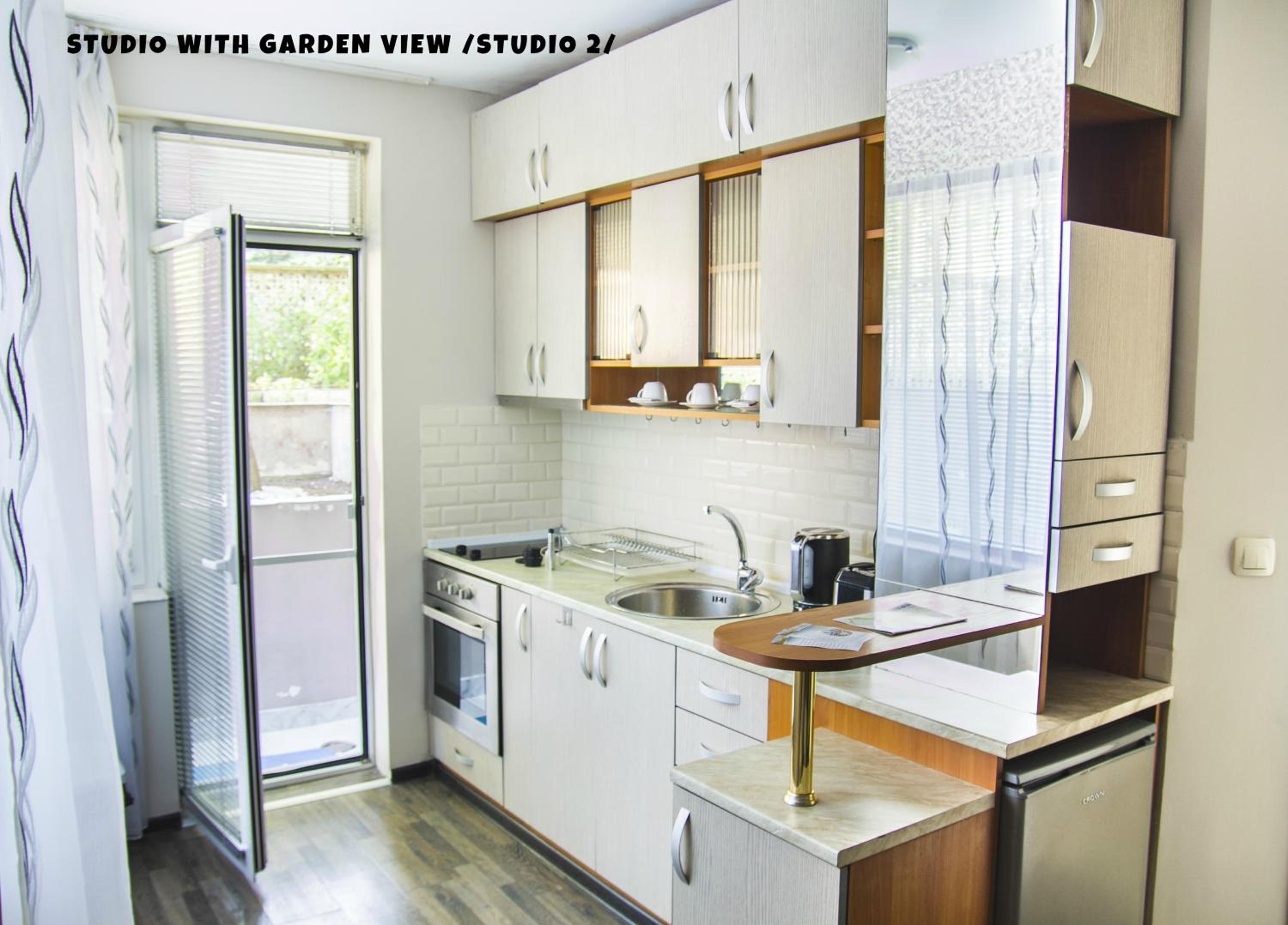 Studio with Balcony - Ground Floor - Photo 9