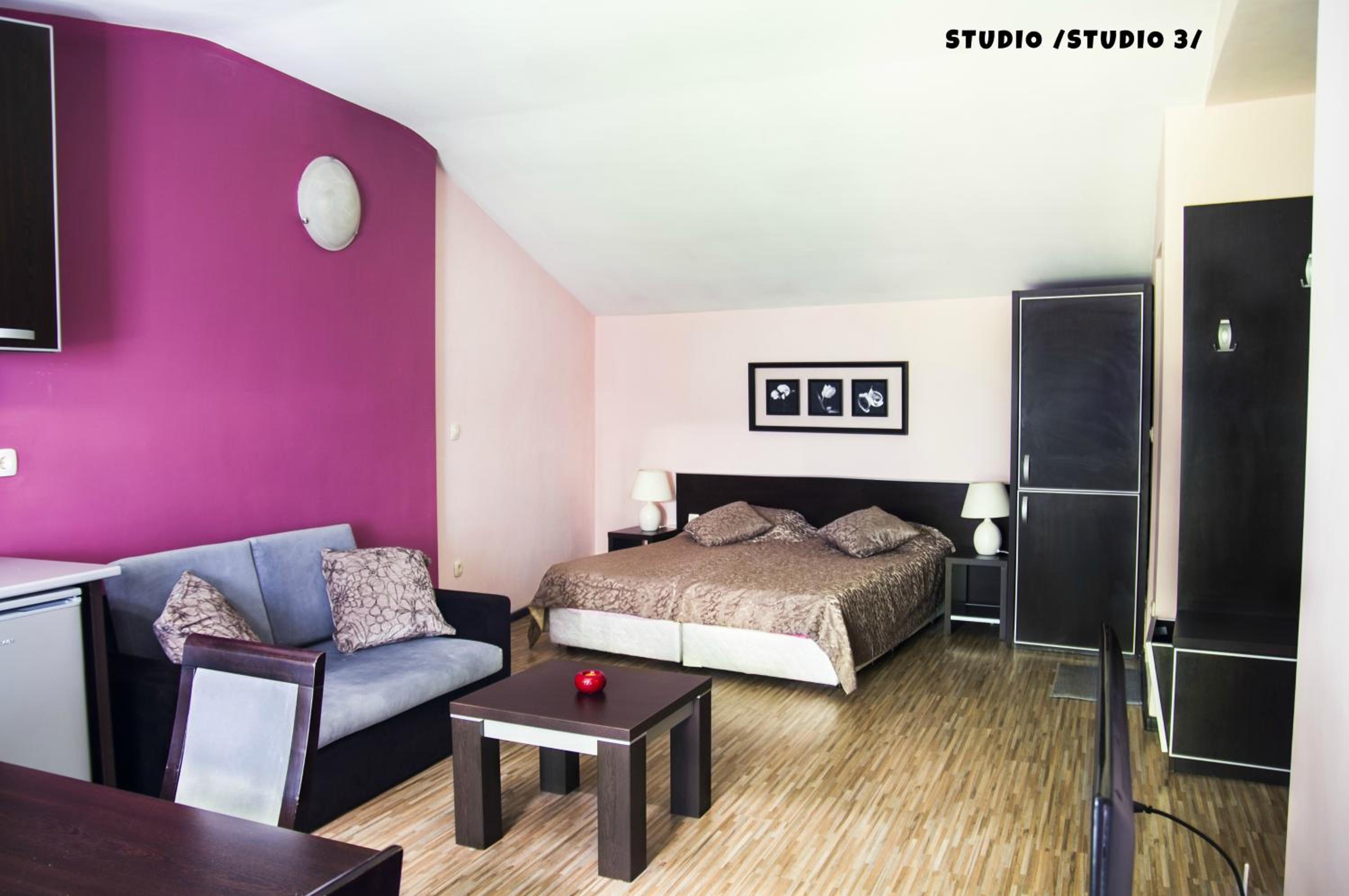 Studio Apartment - Photo 3