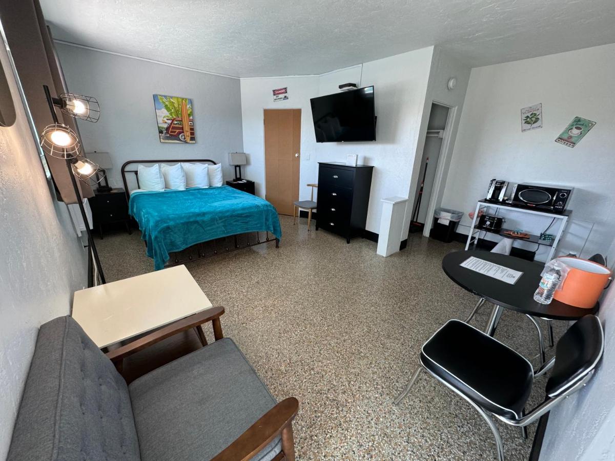 Executive suite, 1 bedroom, patio, Marina view