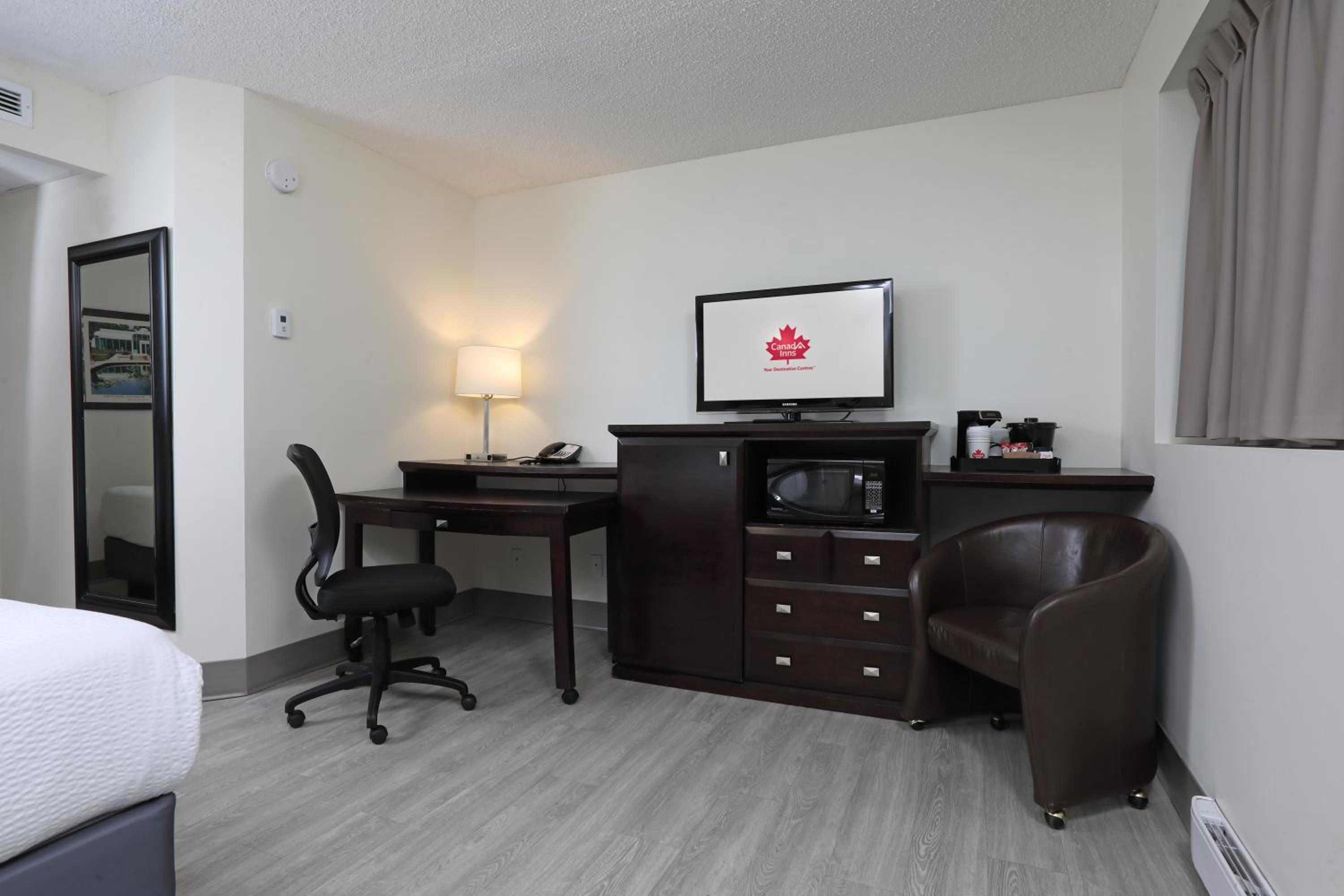 Deluxe Queen Room