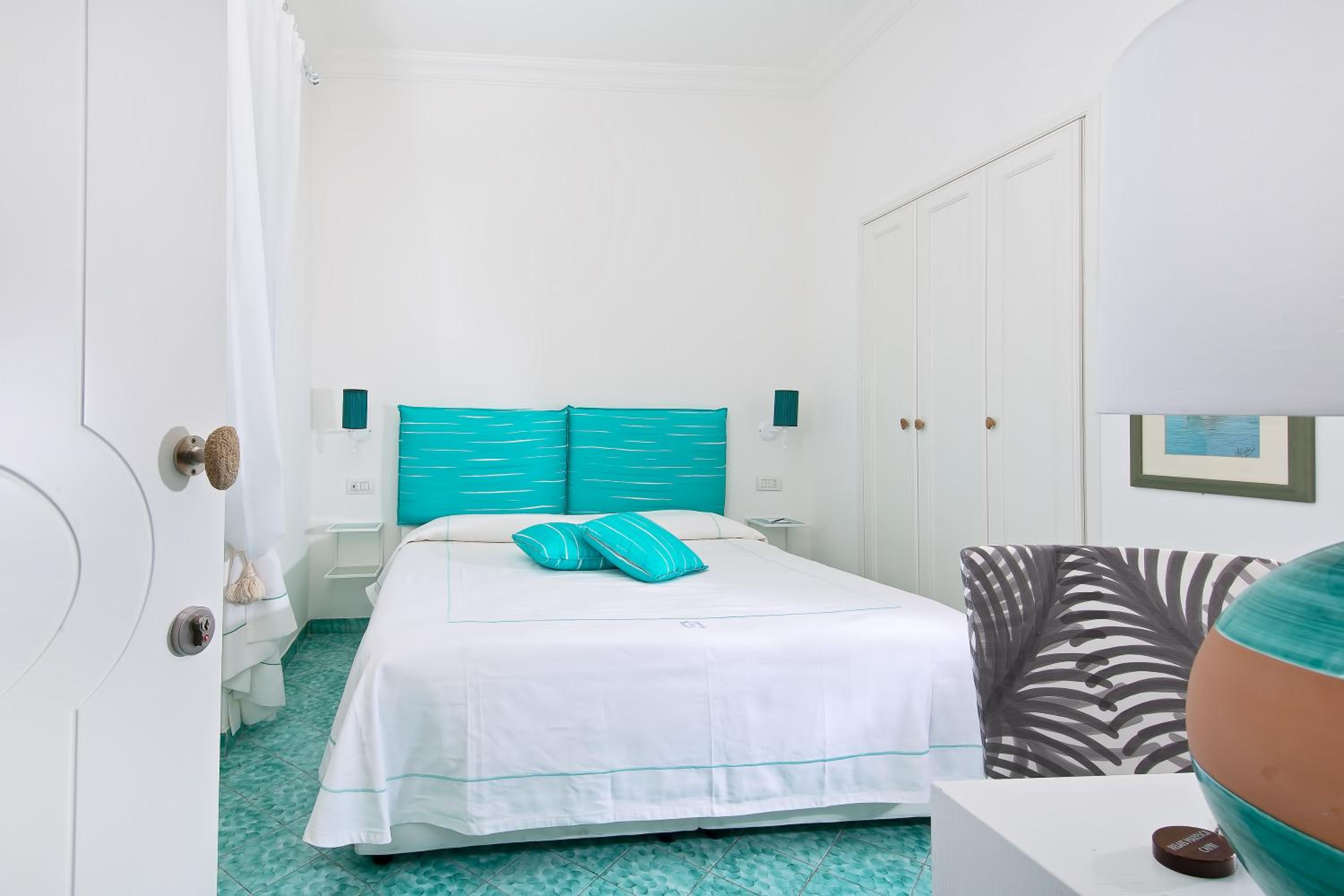 Classic Double Room with Internal View - Photo 6