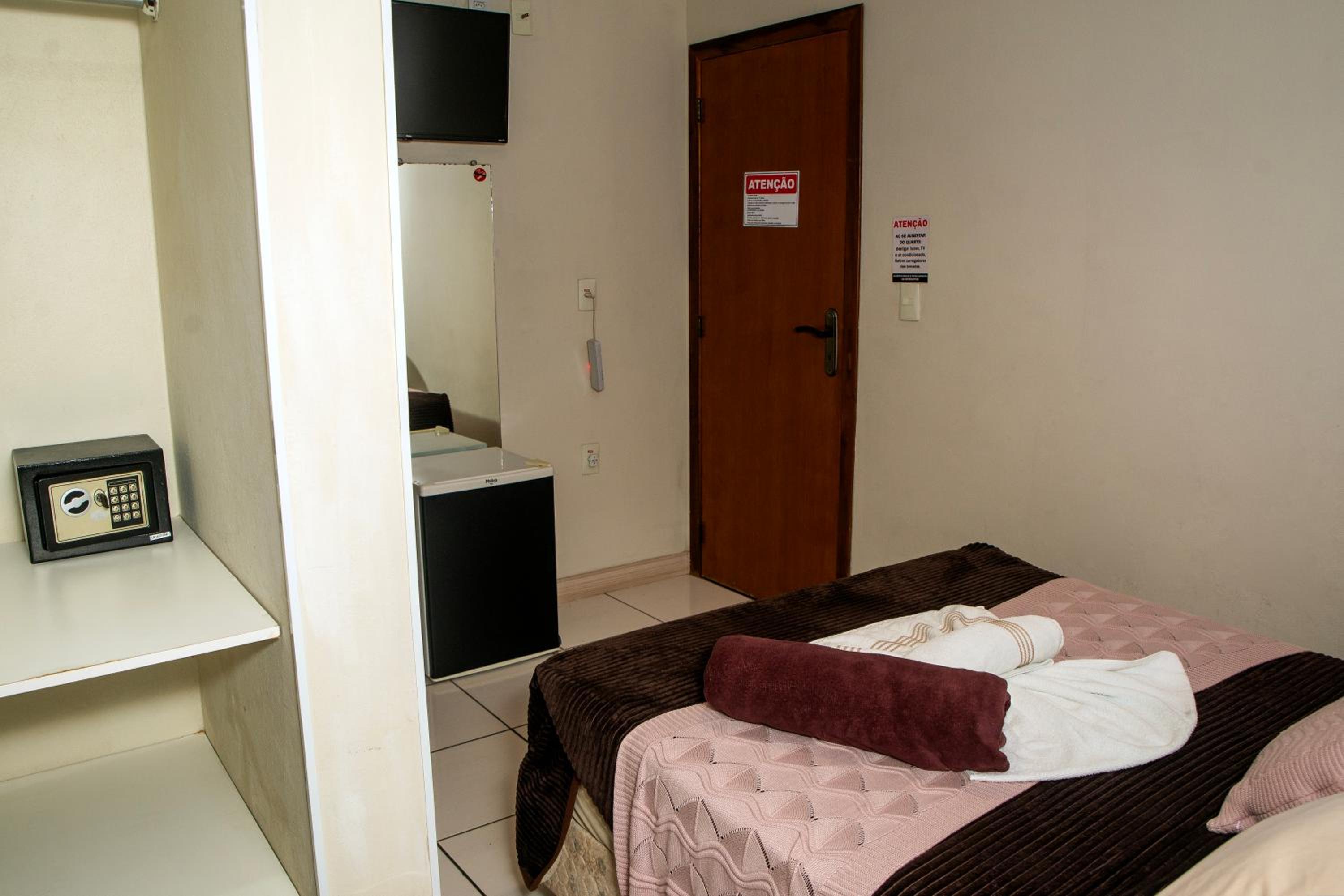Budget Double Room photo 3