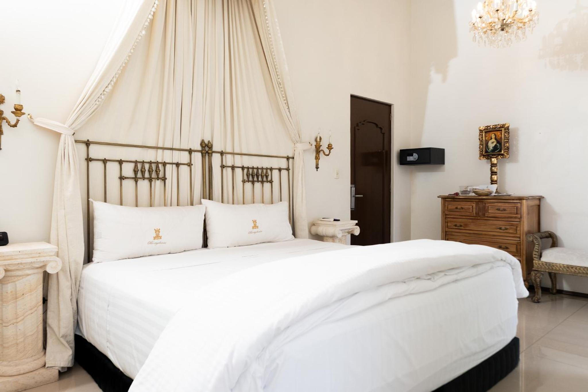 Standard Double Suite
