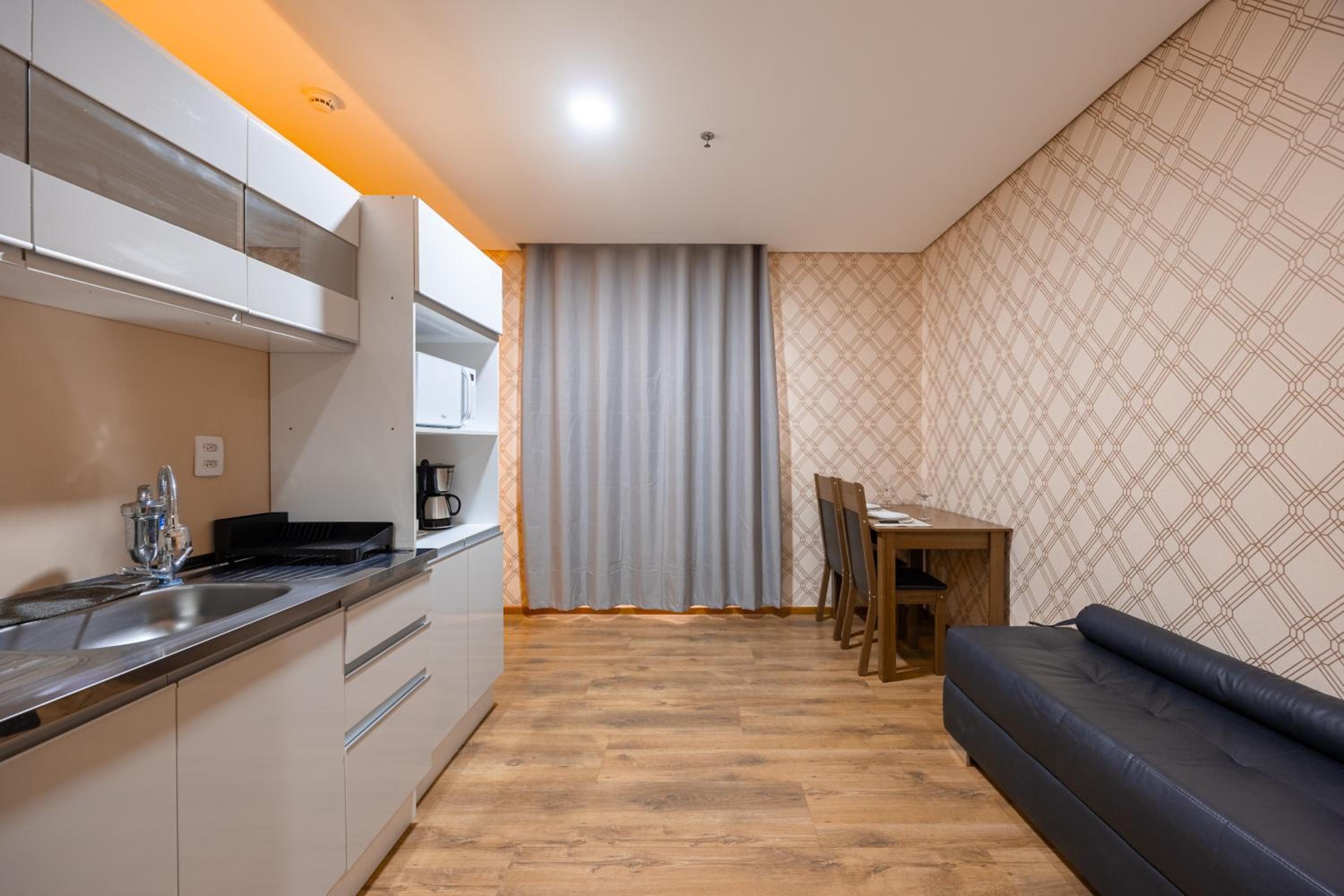 Apartment photo 2