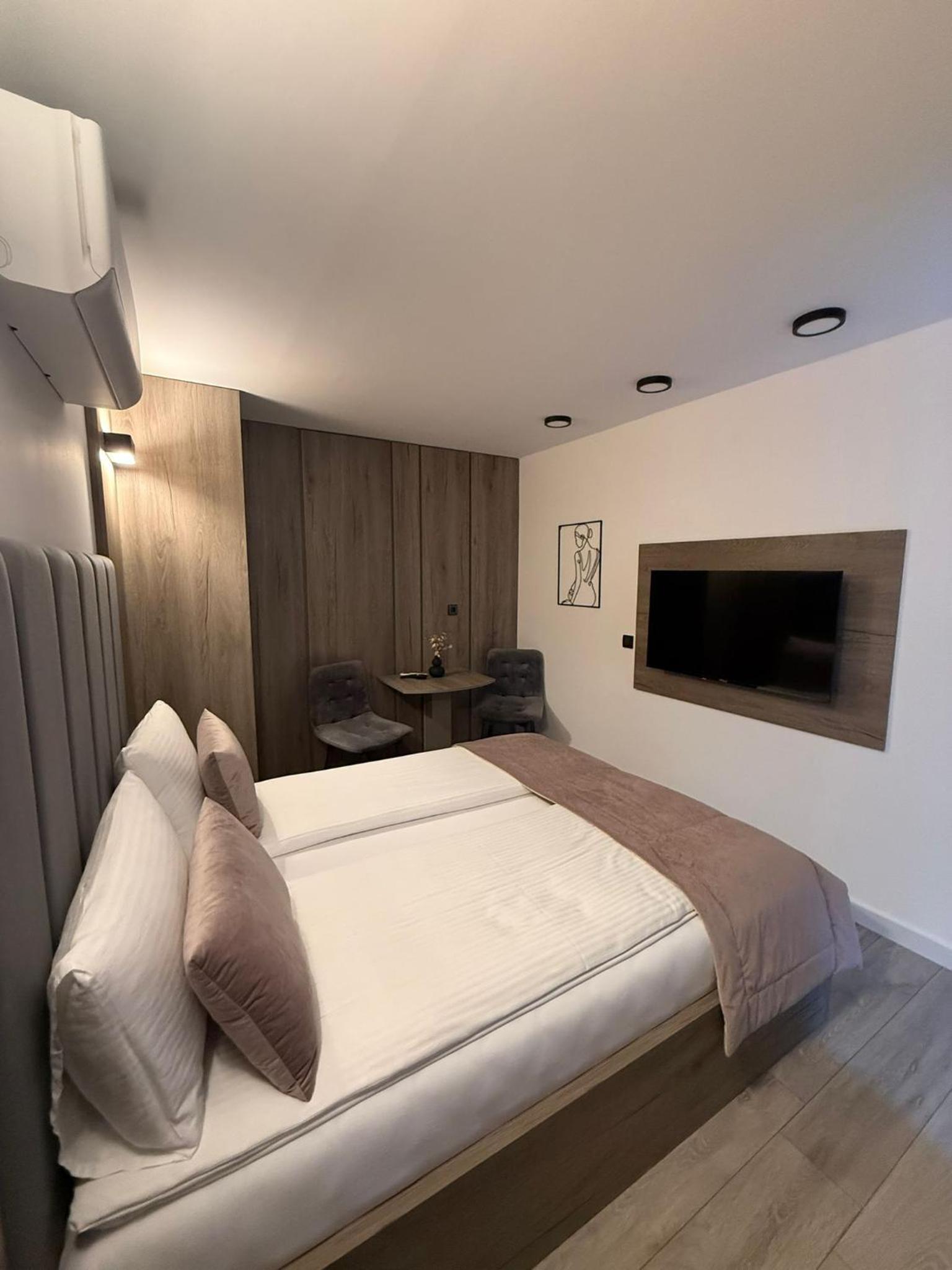 Double Room with Private Bathroom photo 3