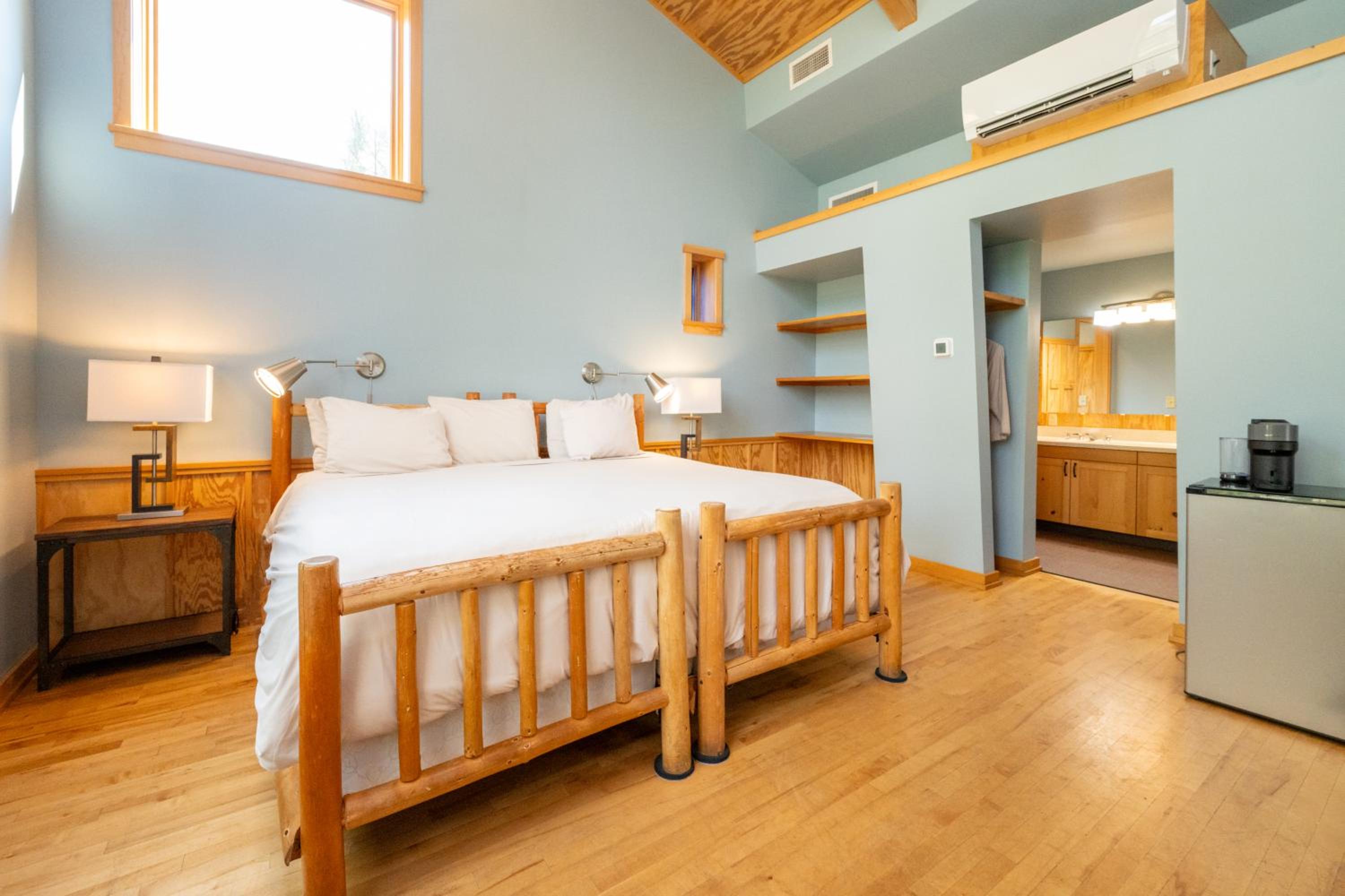 King ADA Cabin