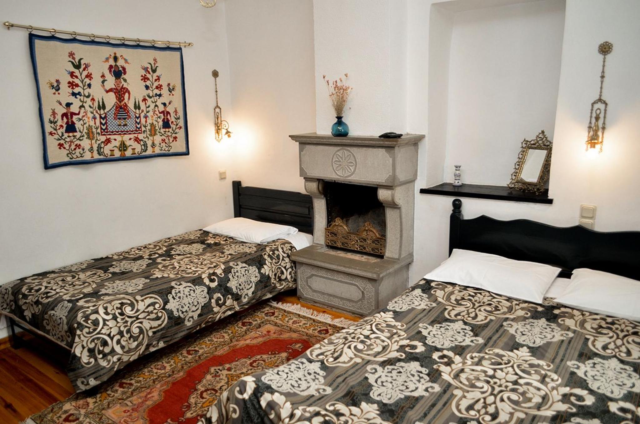 Double or Twin Room with Mountain View photo 2