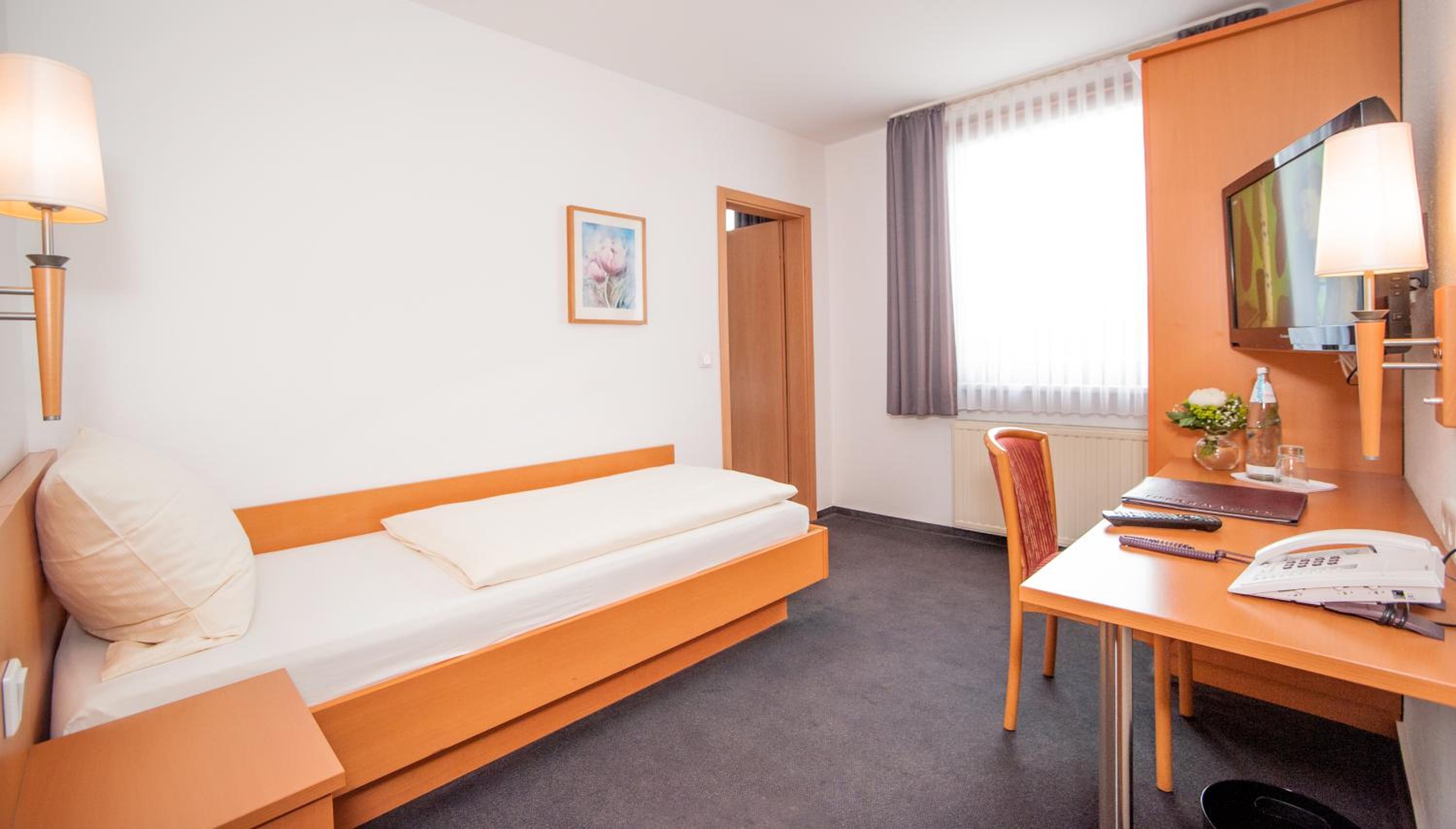 Single Room photo 1