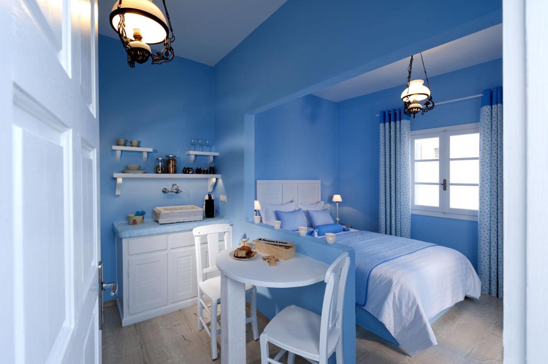 Petit Double Room With Caldera View