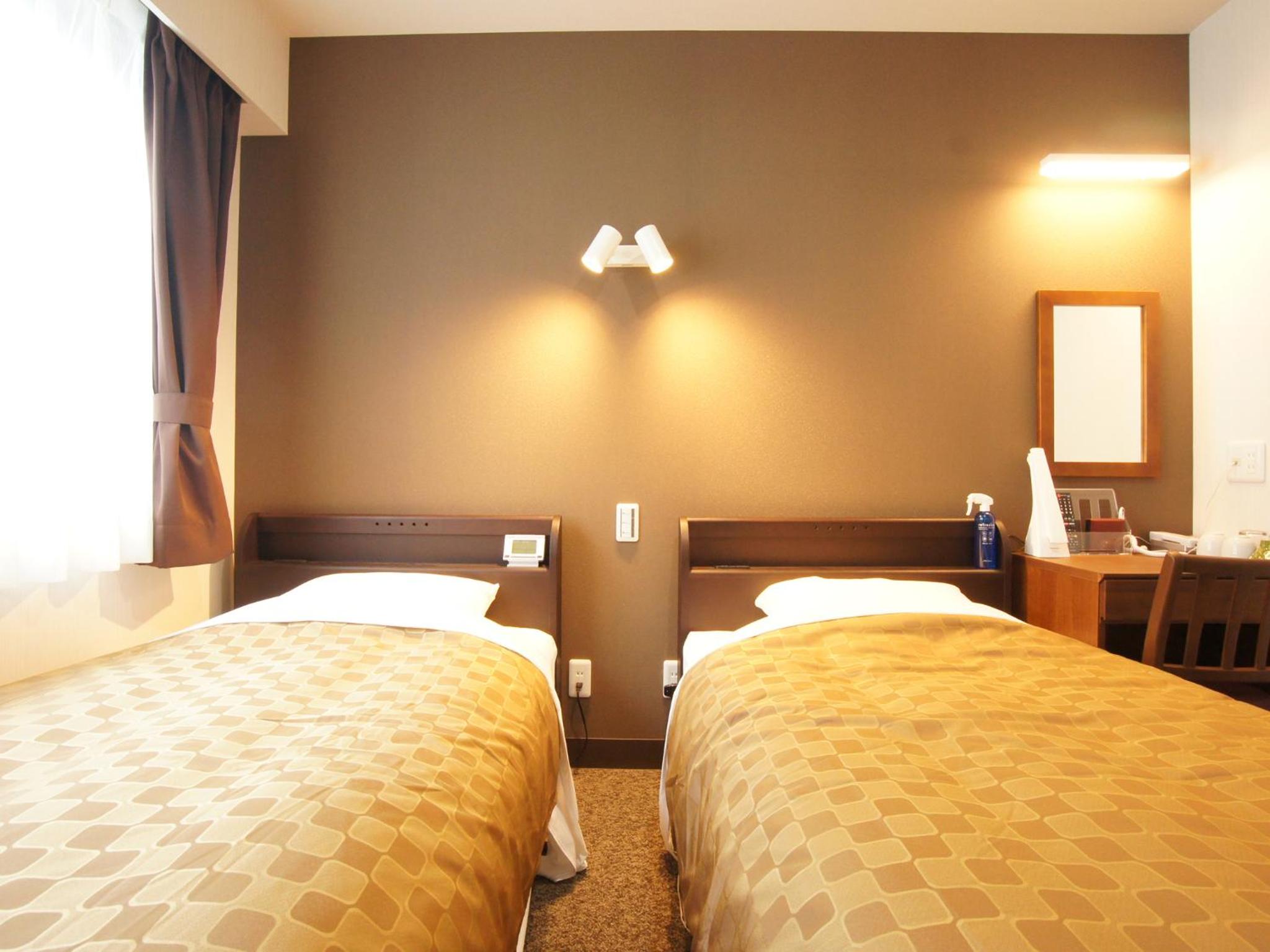 Twin Room A - Non-Smoking photo 3