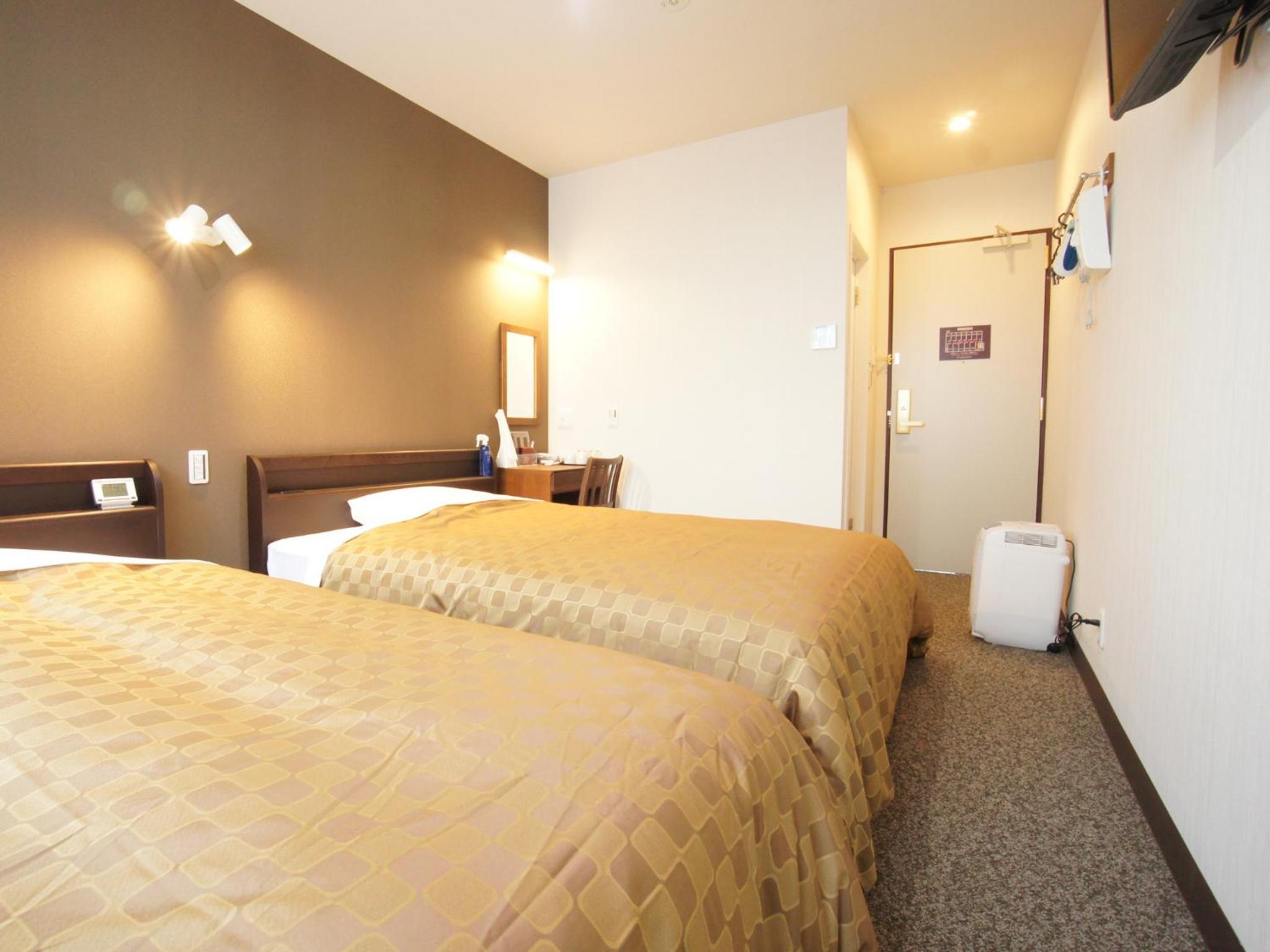 Twin Room D - Non-Smoking photo 3