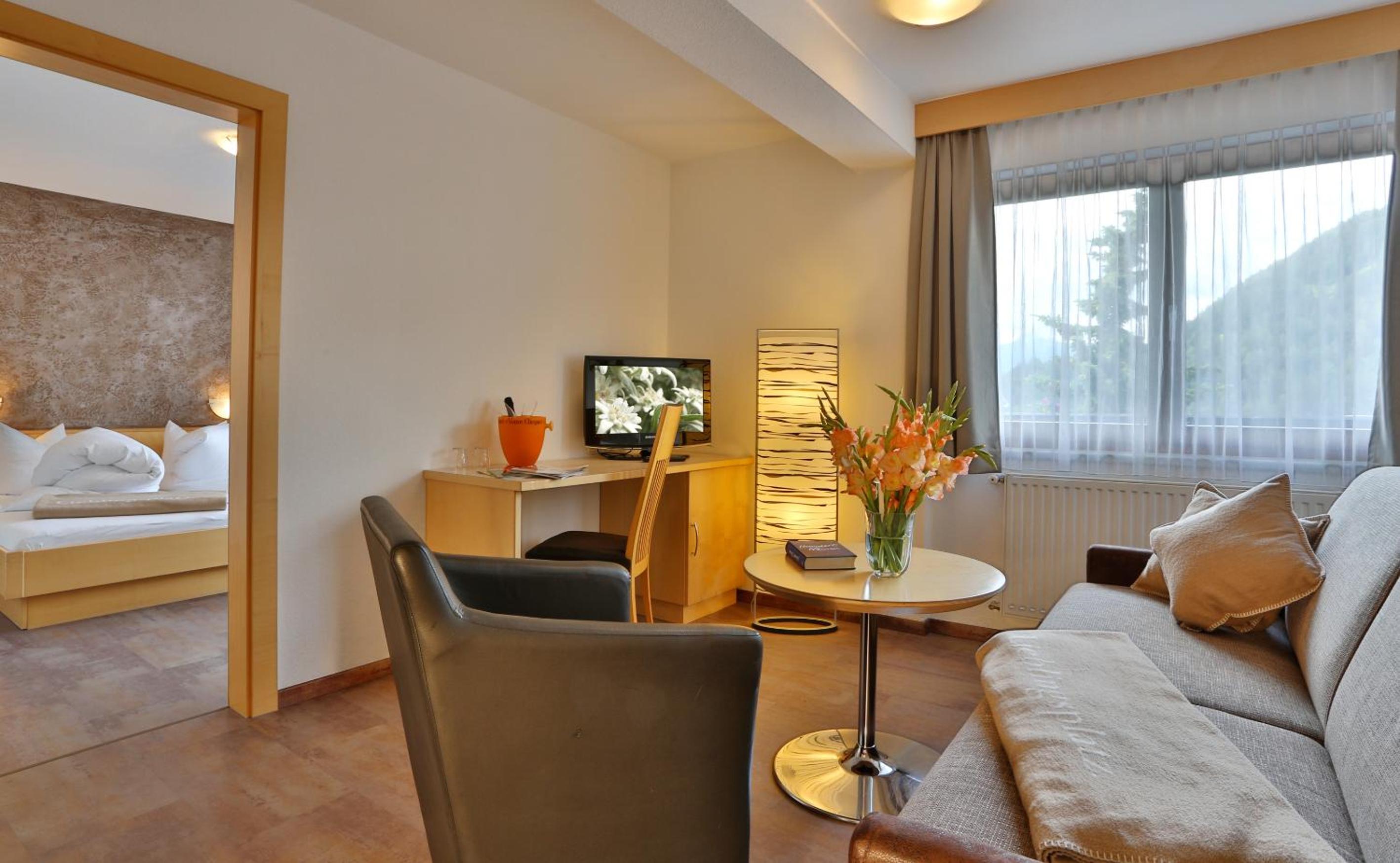 Family Room - Photo 7