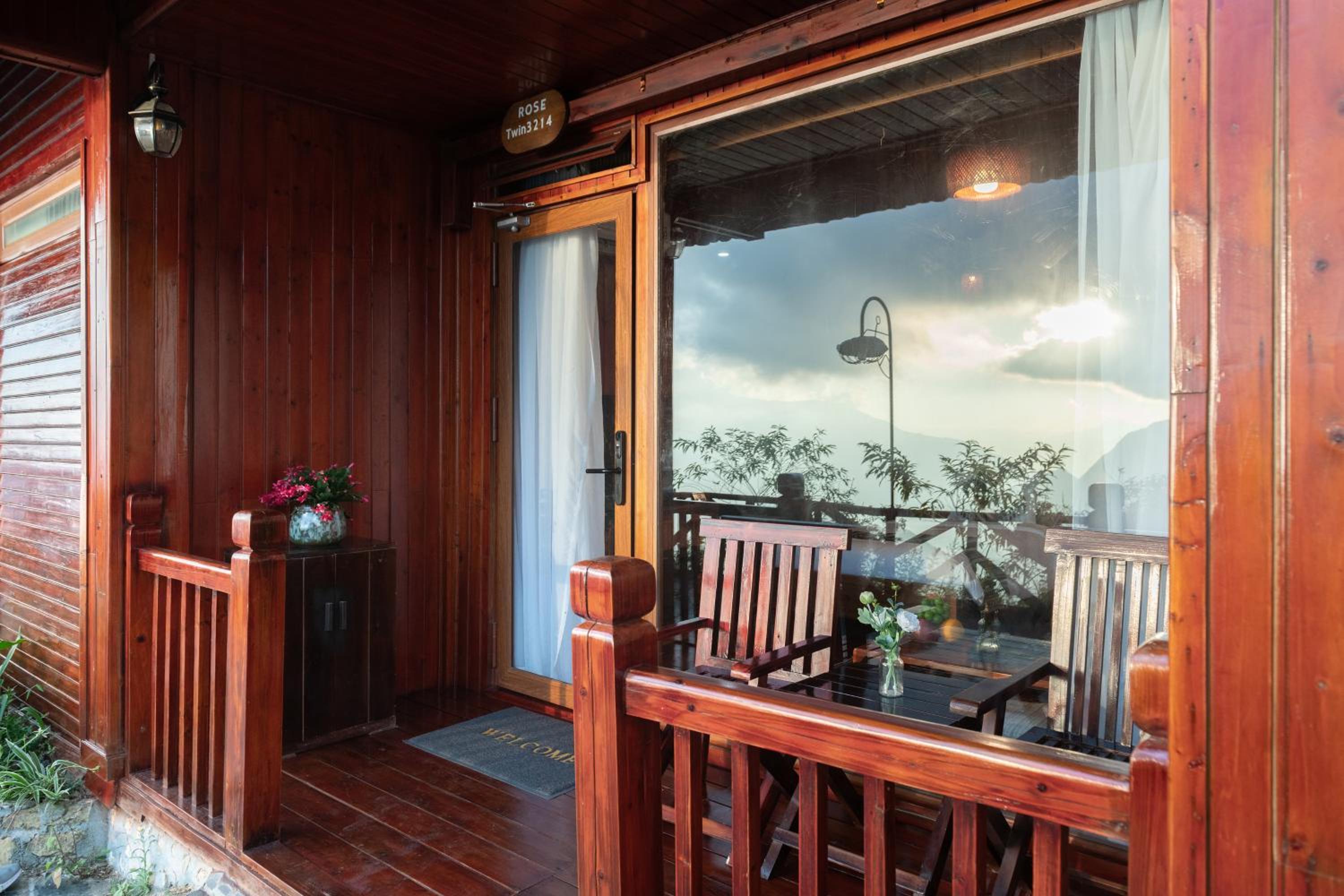 Bungalow with Garden View - Photo 5
