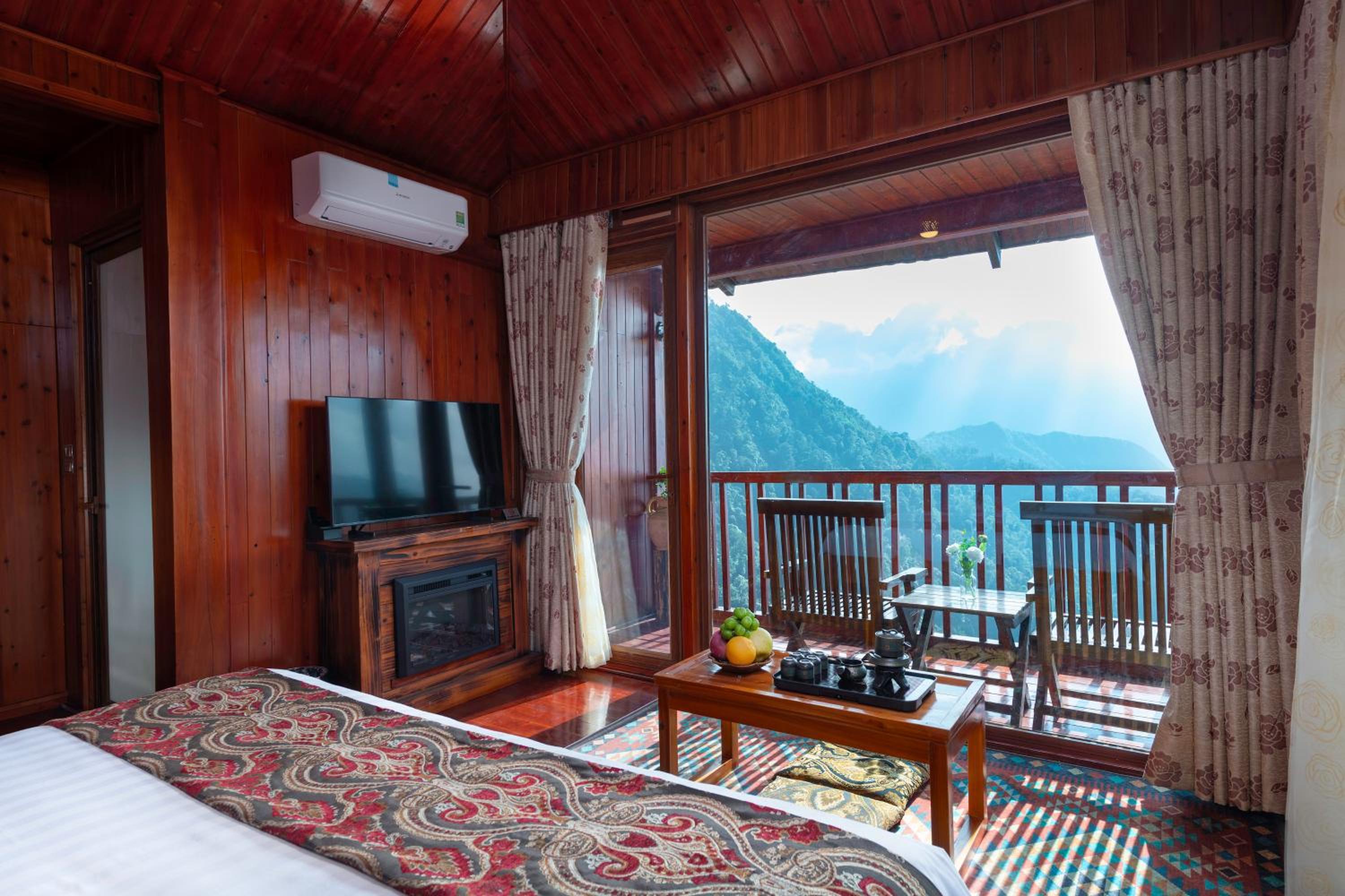 Bungalow with Garden View - Photo 15