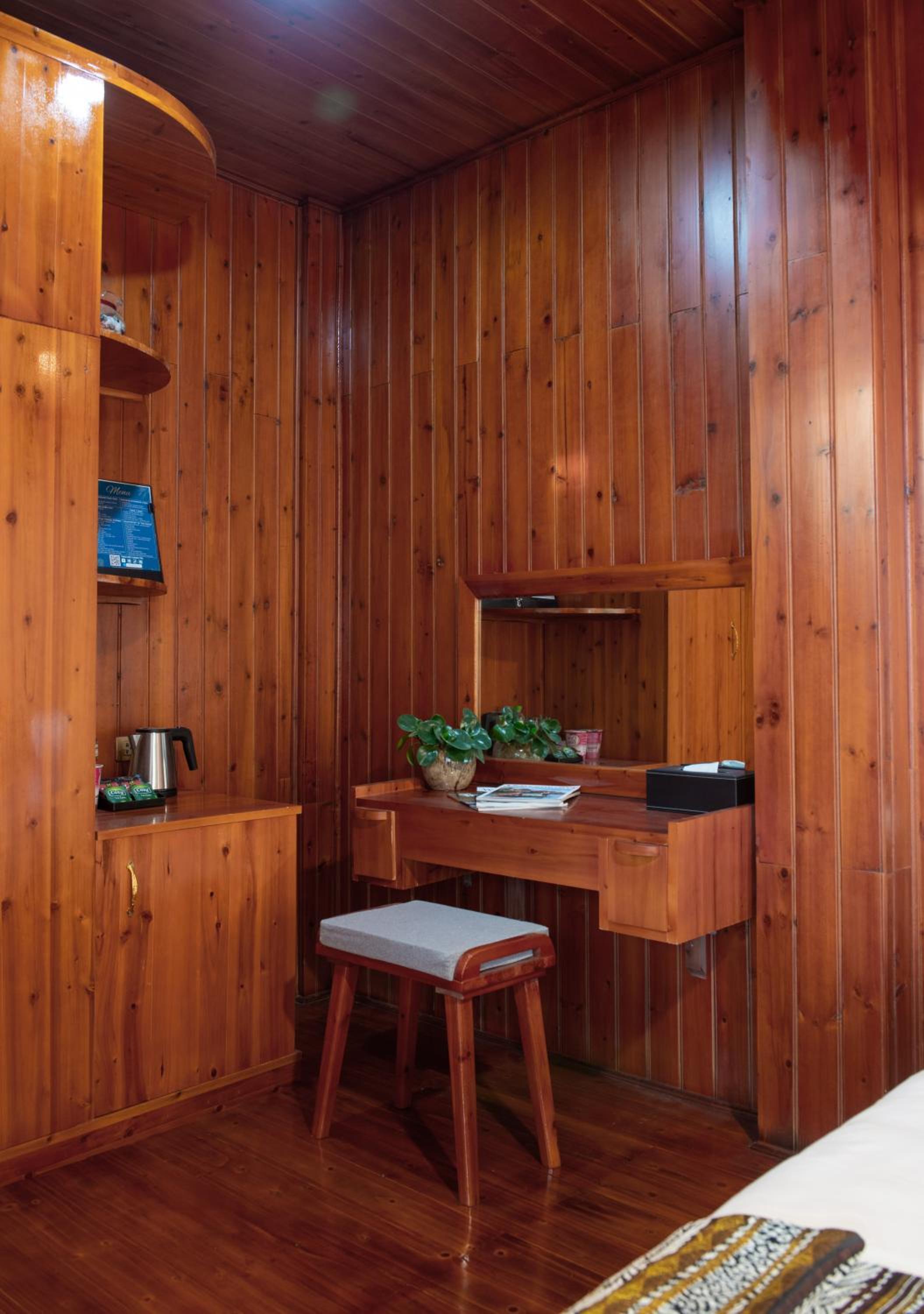 Bungalow with Garden View - Photo 25