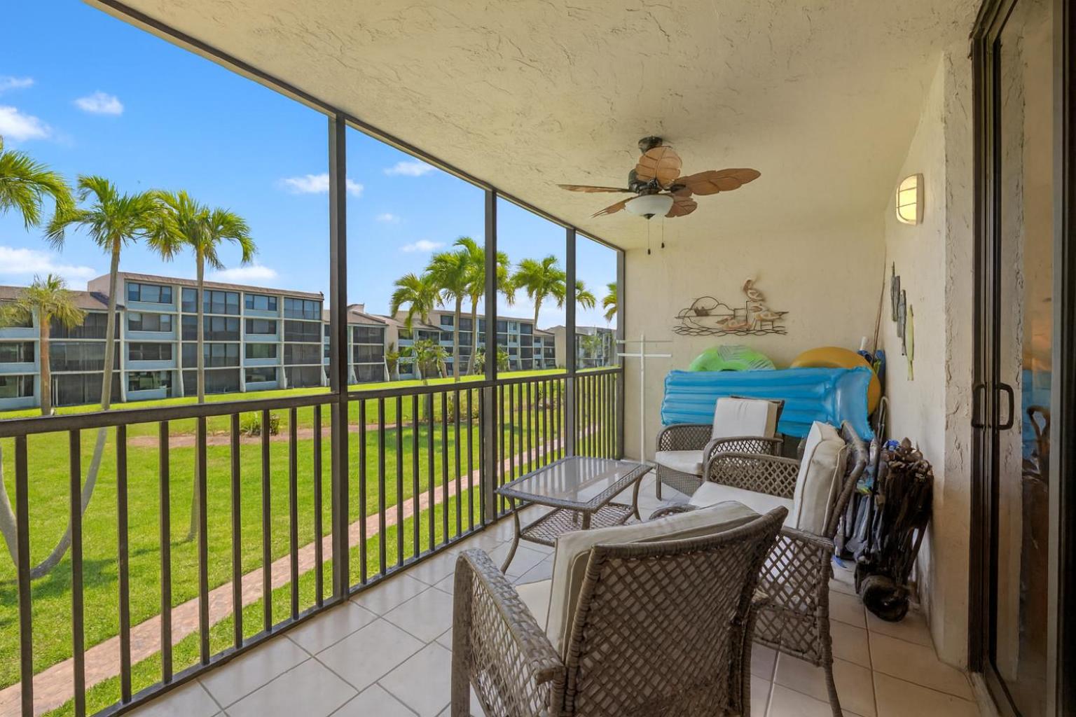 Two-Bedroom Deluxe Apartment with Balcony photo 1