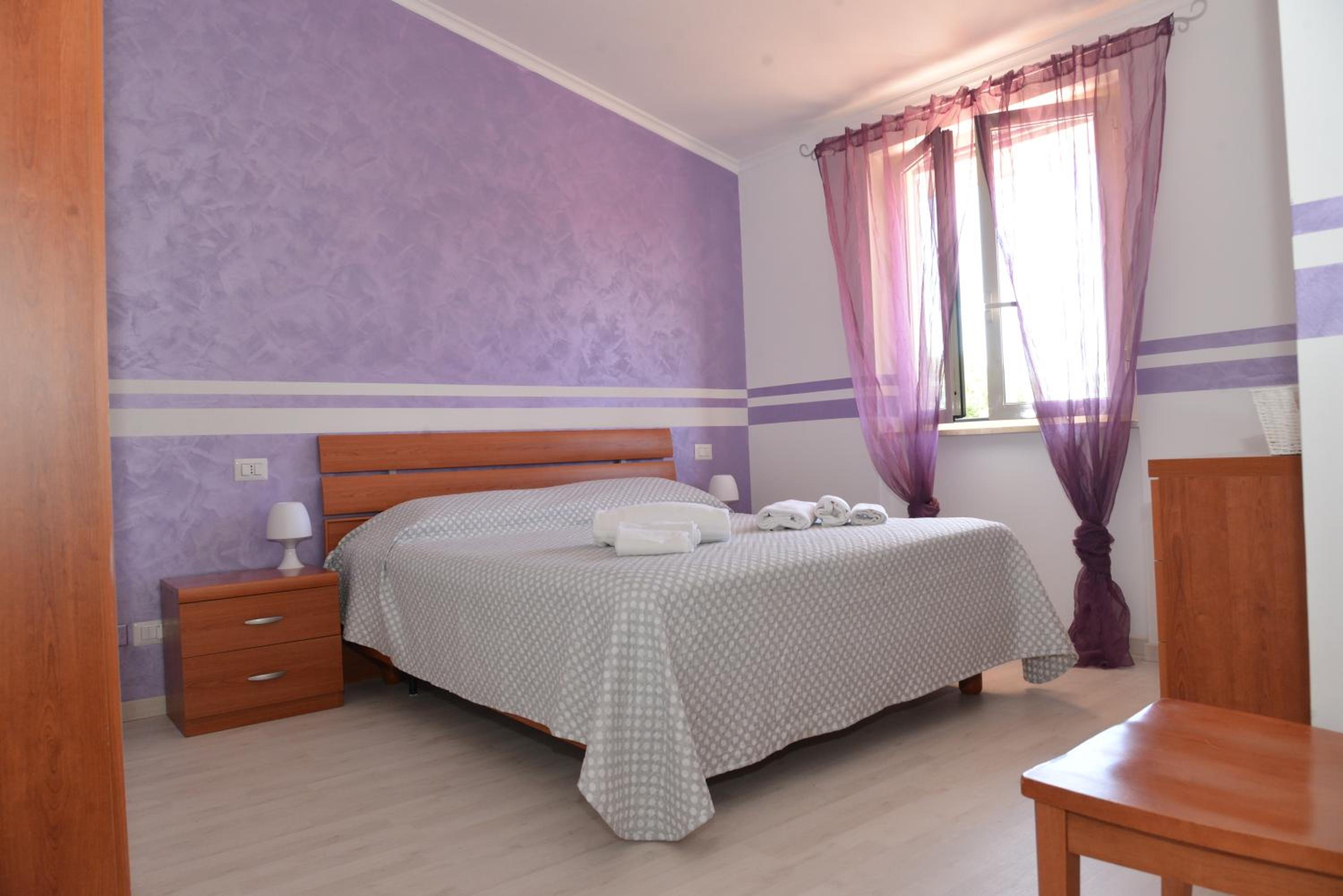 Large Double or Twin Room