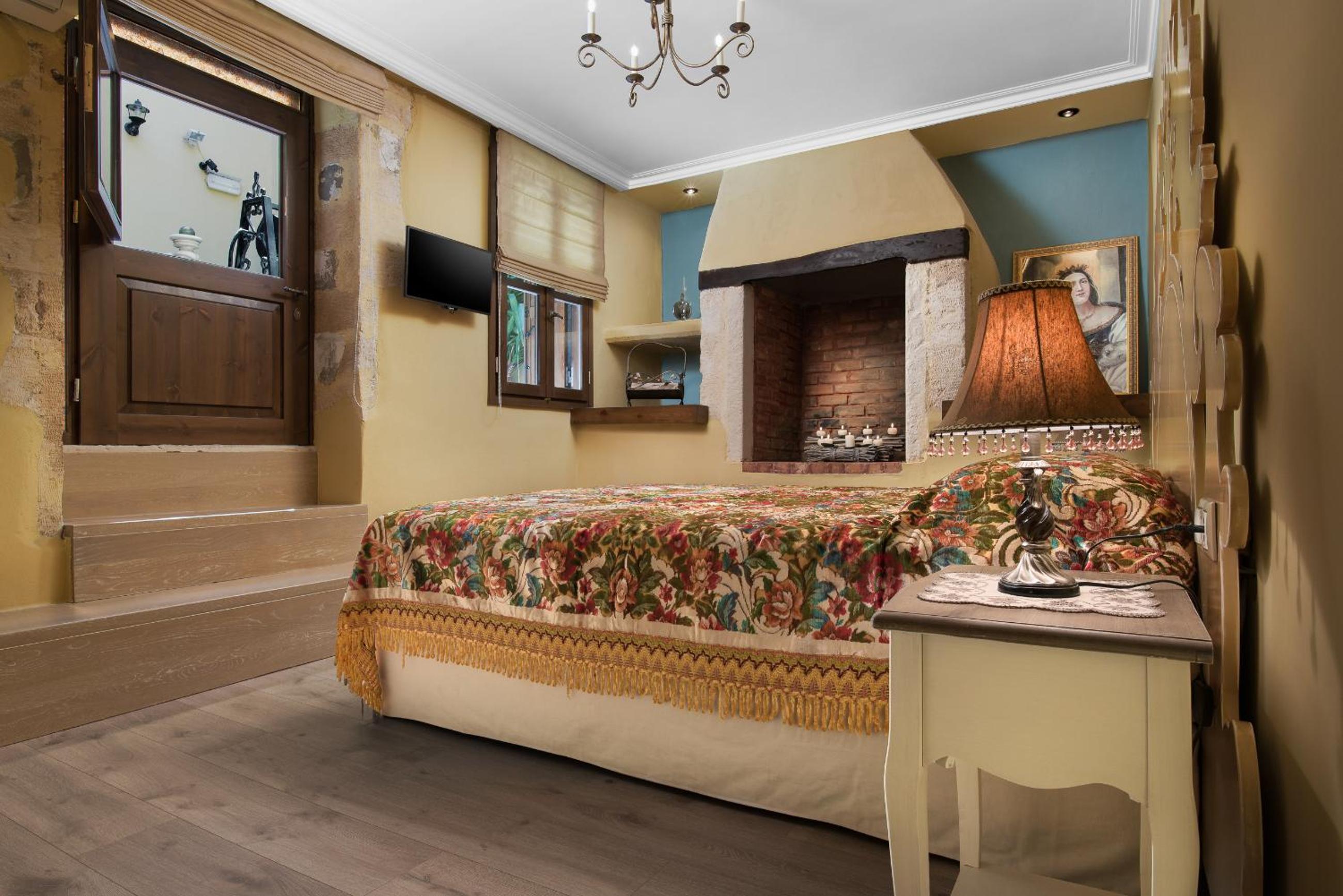Suite with Spa Bath - Photo 1