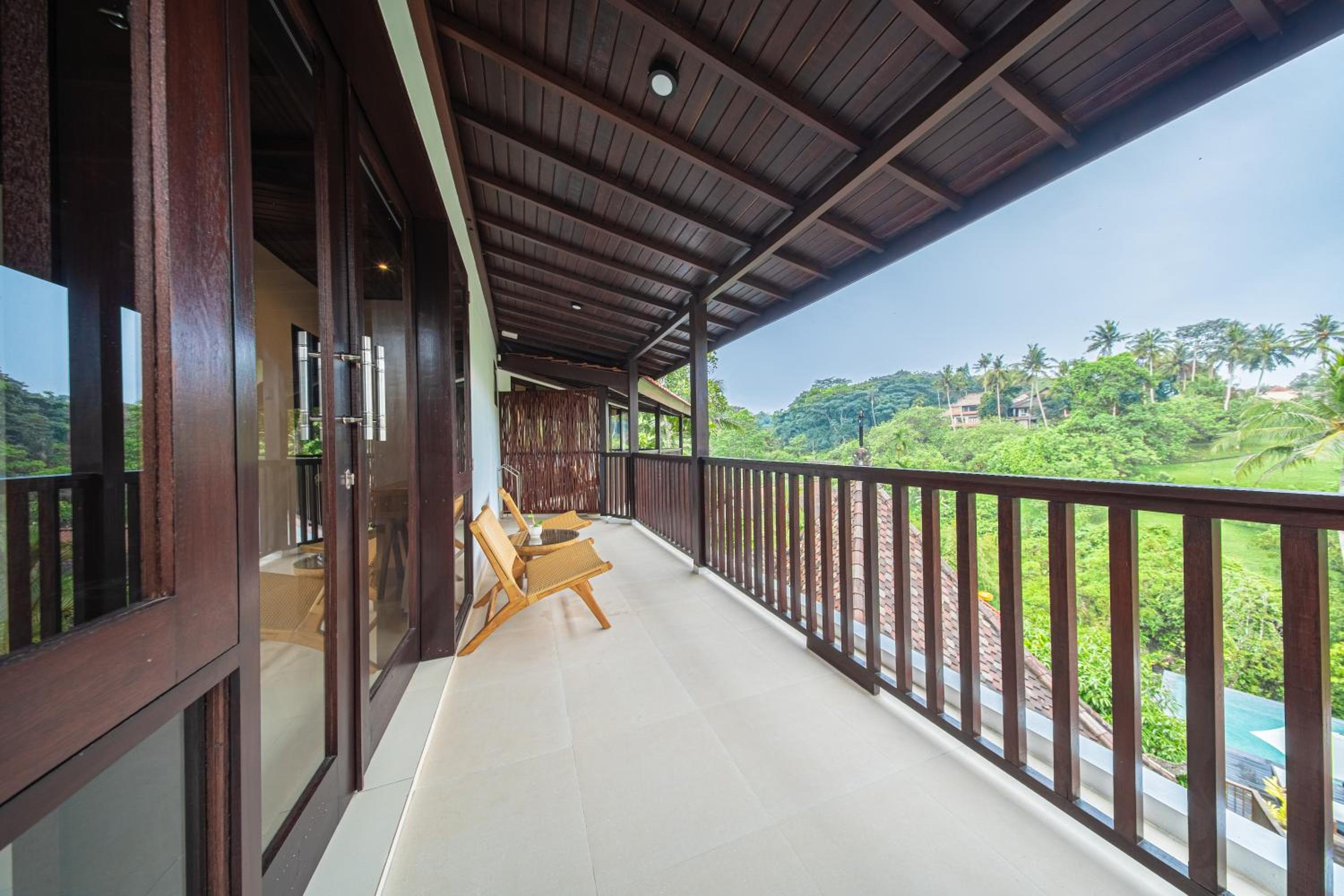 Standard Suite with Jungle View