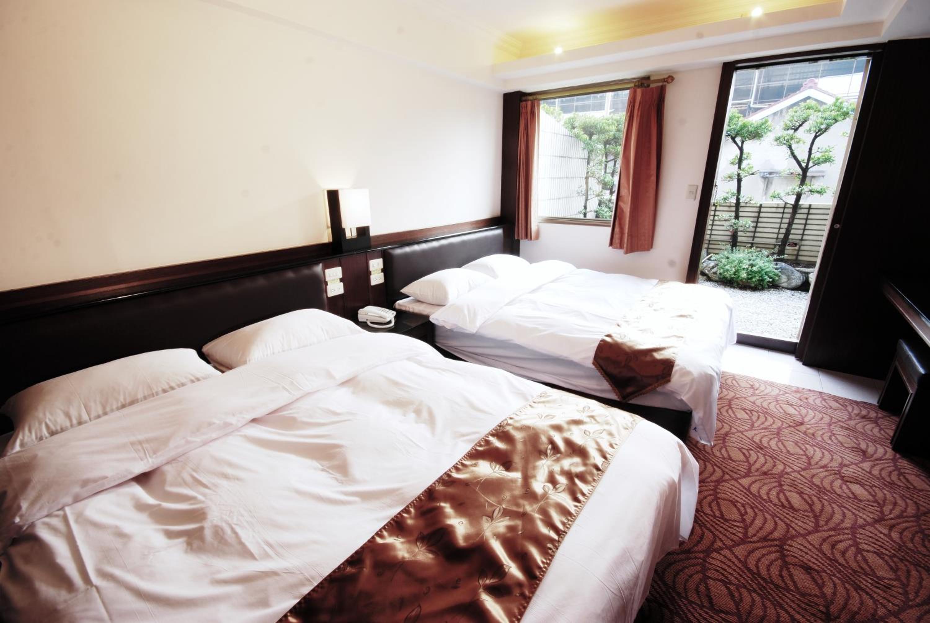 Superior Quadruple Room photo 2