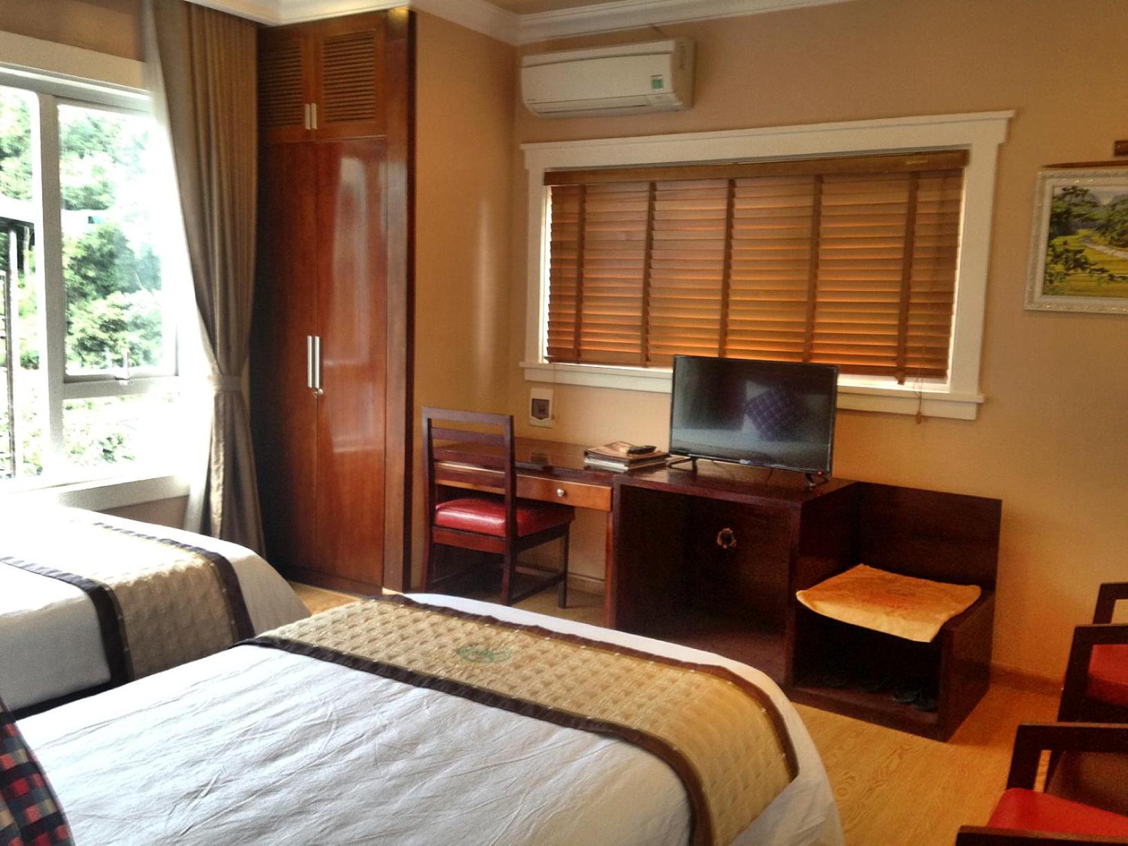 Twin Room with Mountain View