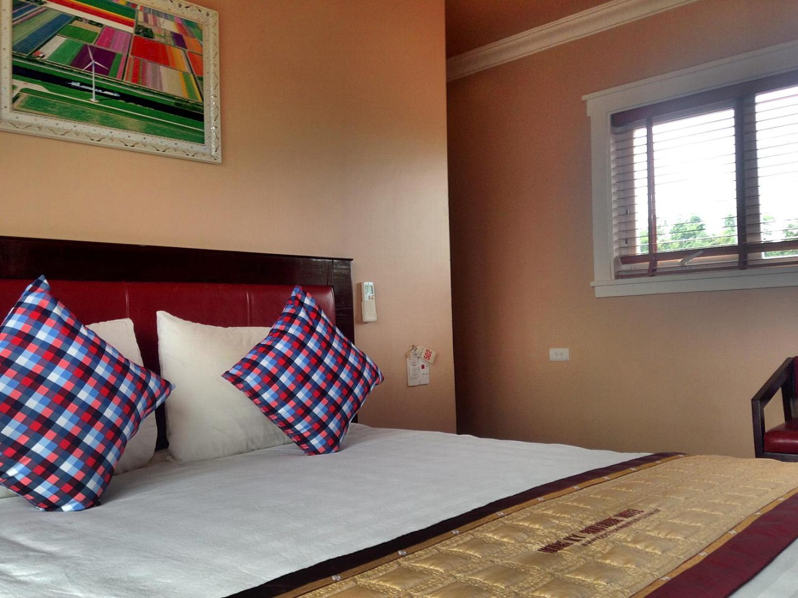 King Room with Mountain View