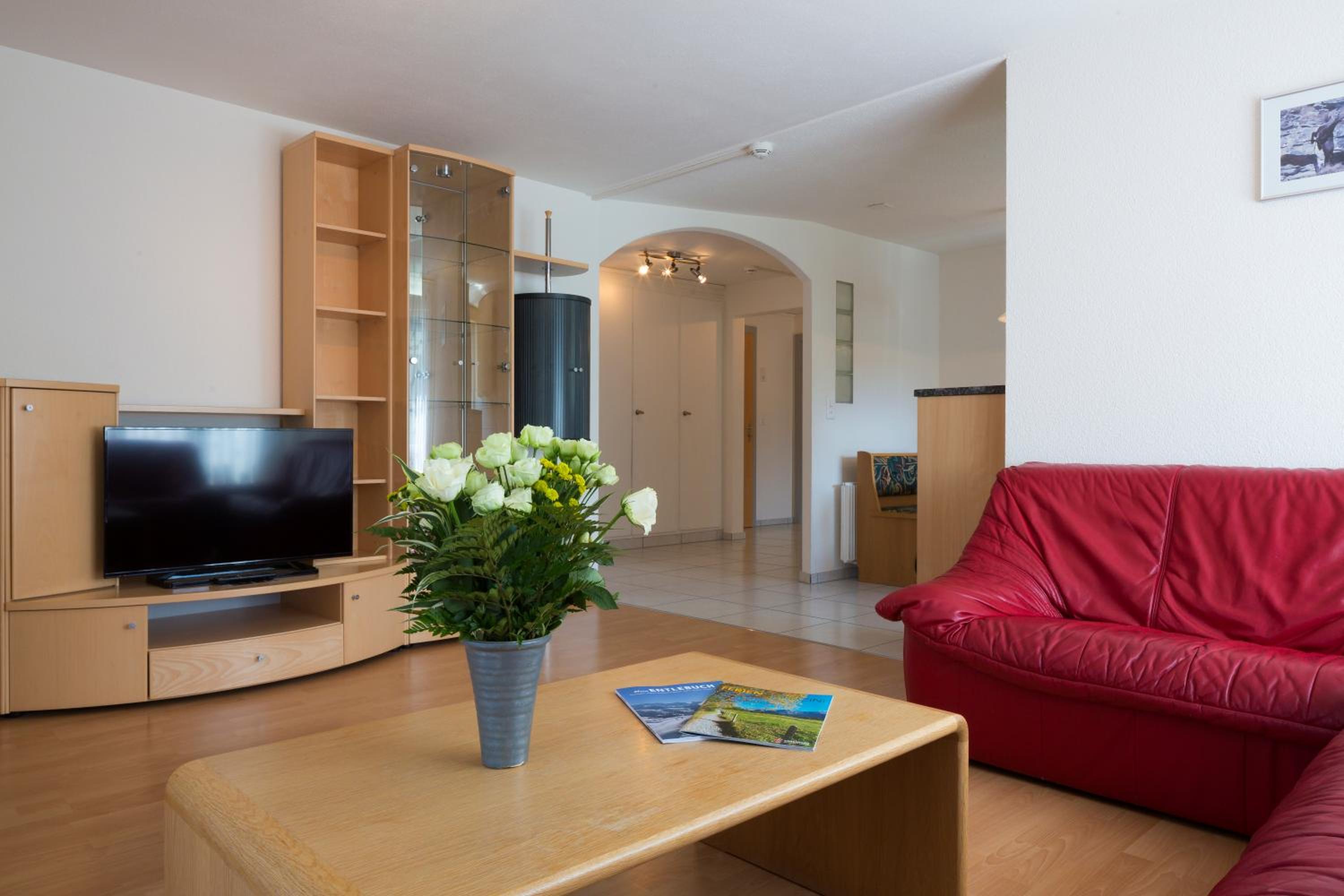 Apartment with Balcony - Photo 2