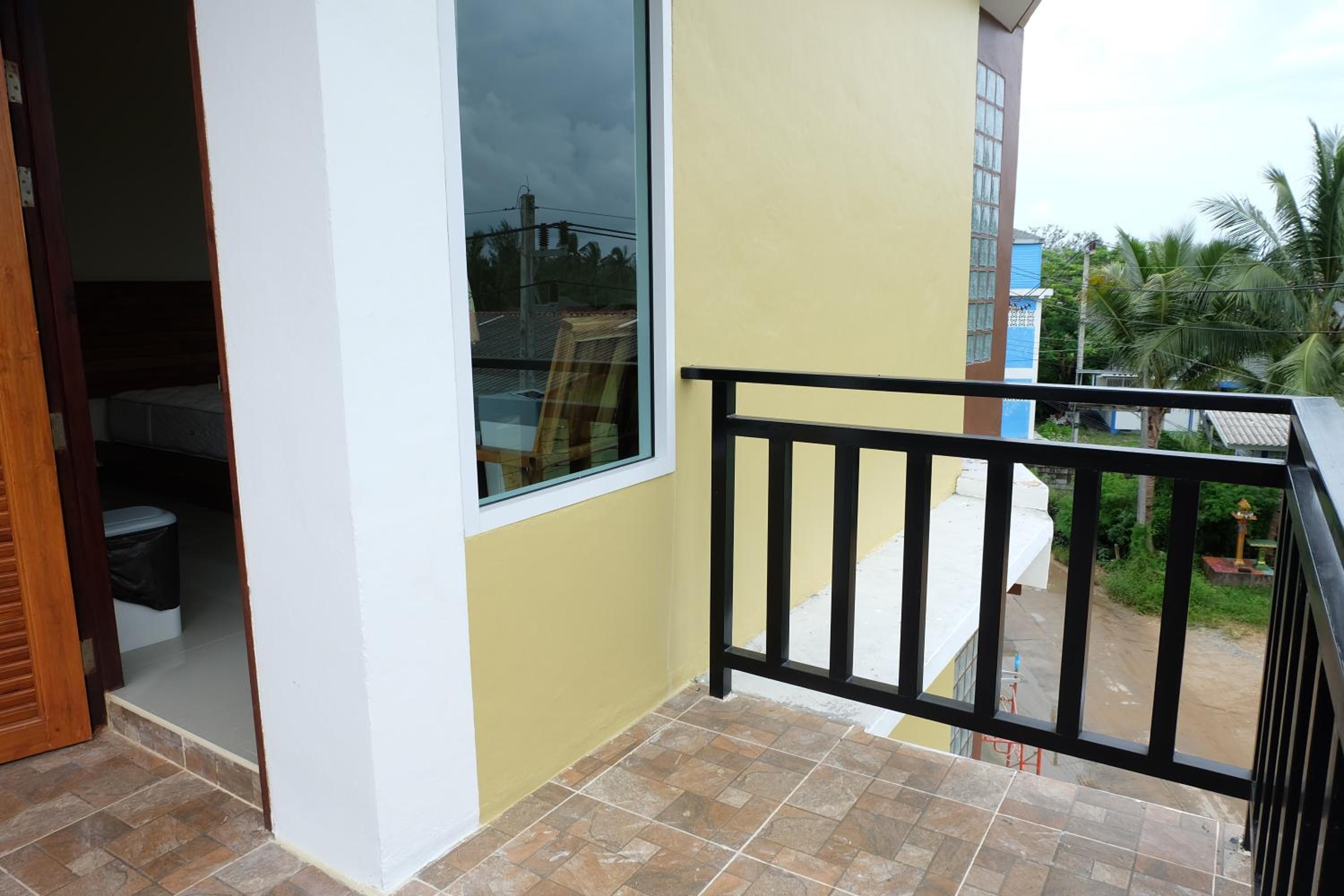 Double or Twin Room with Balcony photo 3