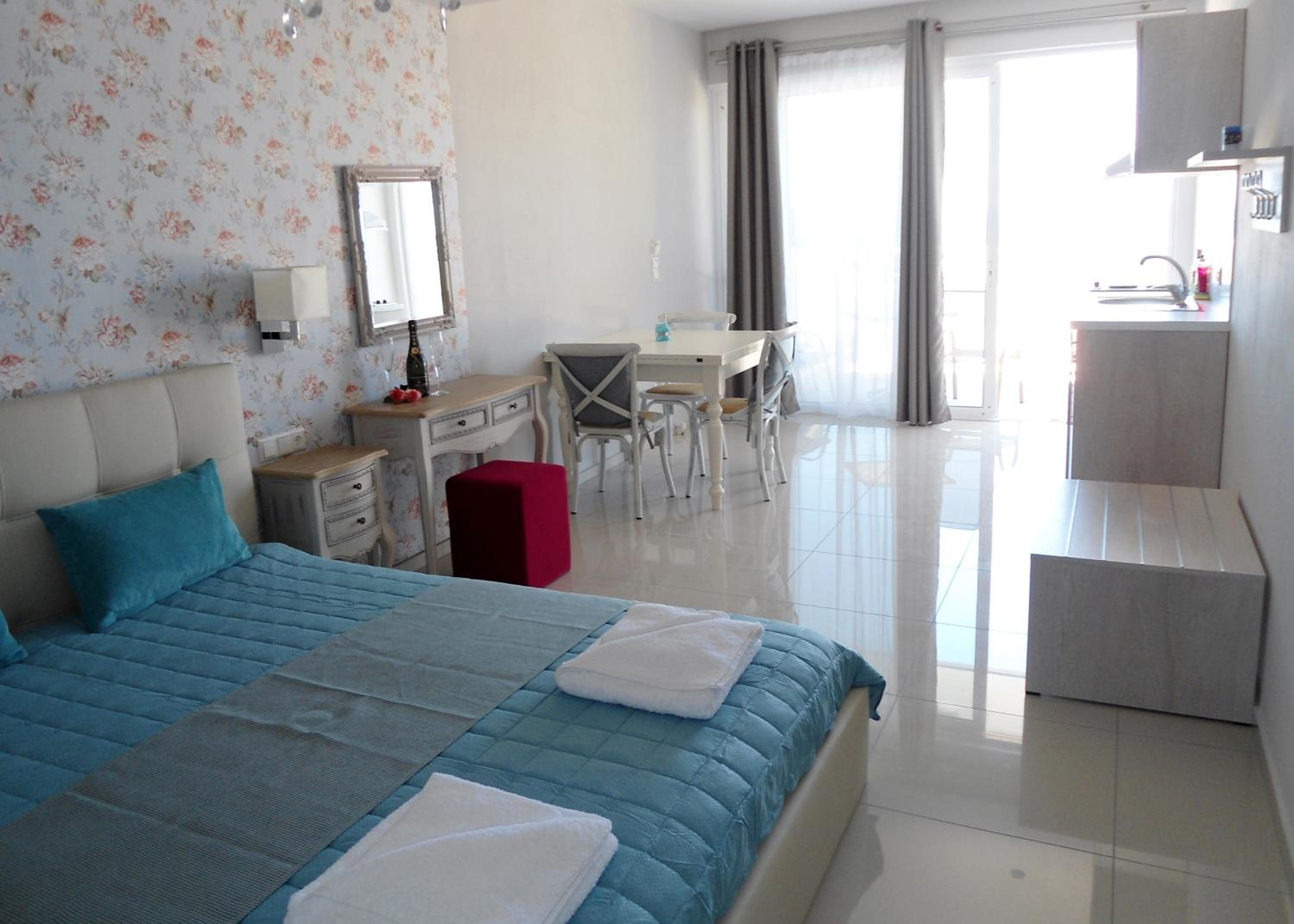 Double Room with Sea View - Photo 2