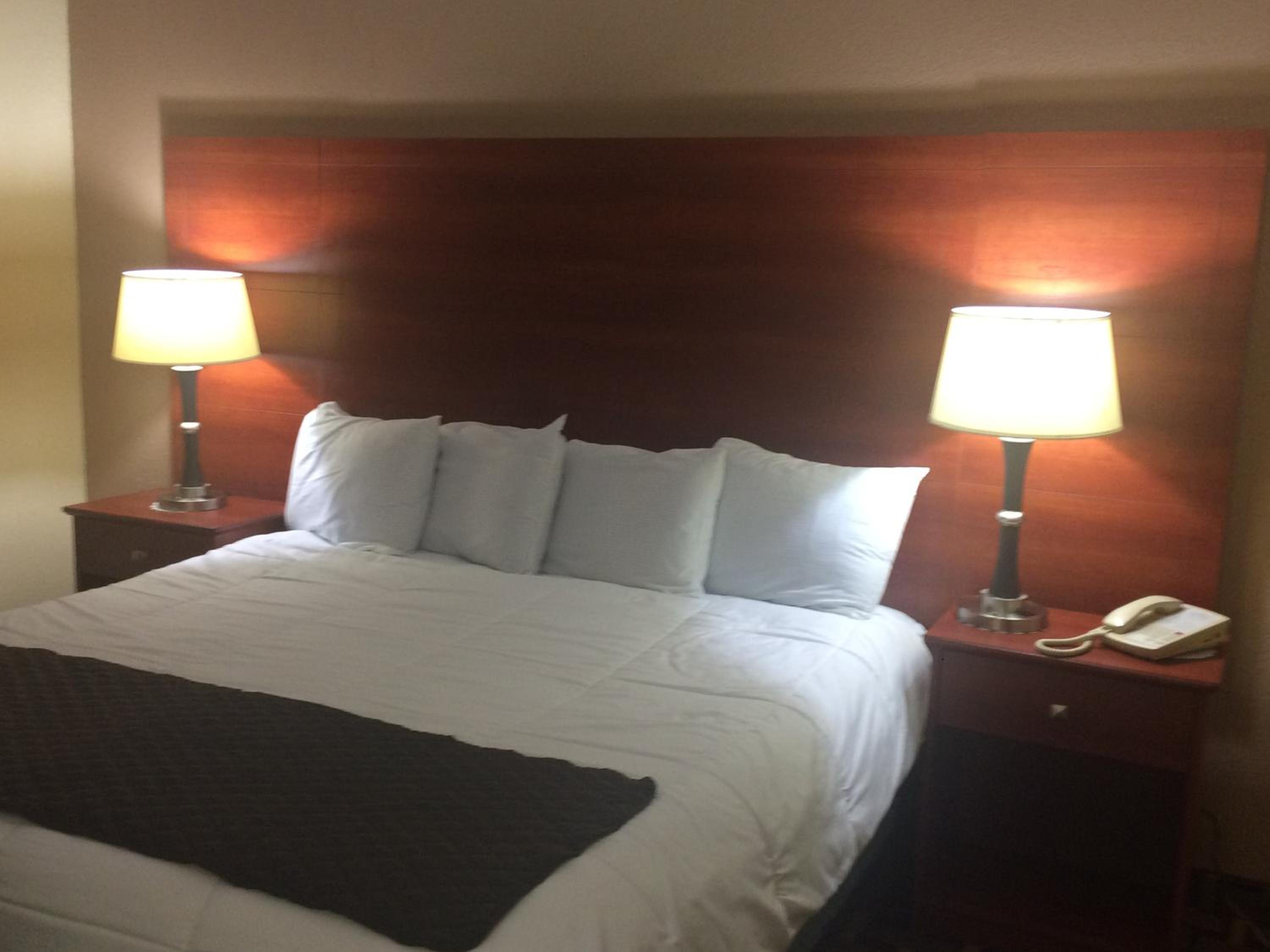 King Room - Non-Smoking - Photo 4