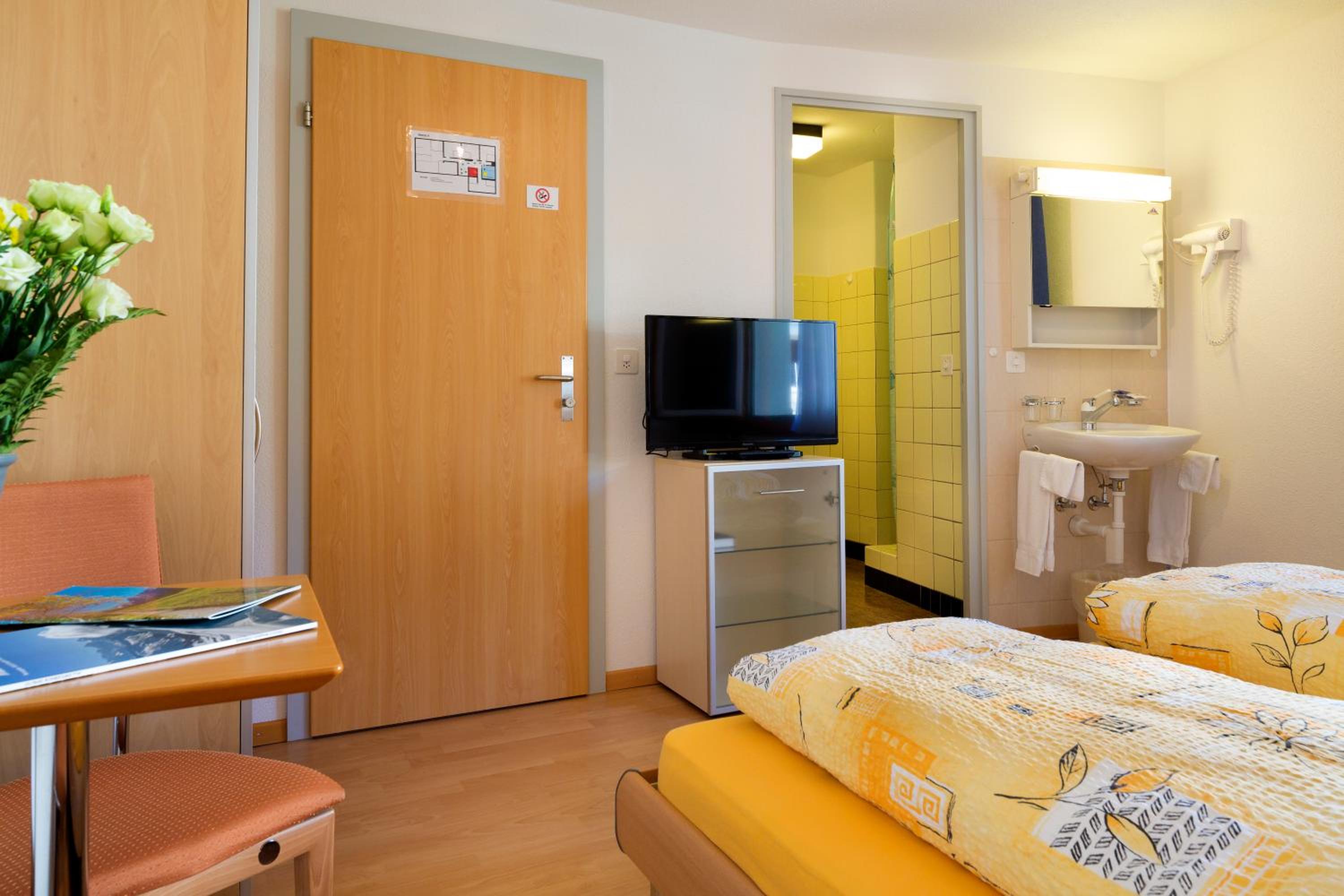 Standard Double Room - Photo 1
