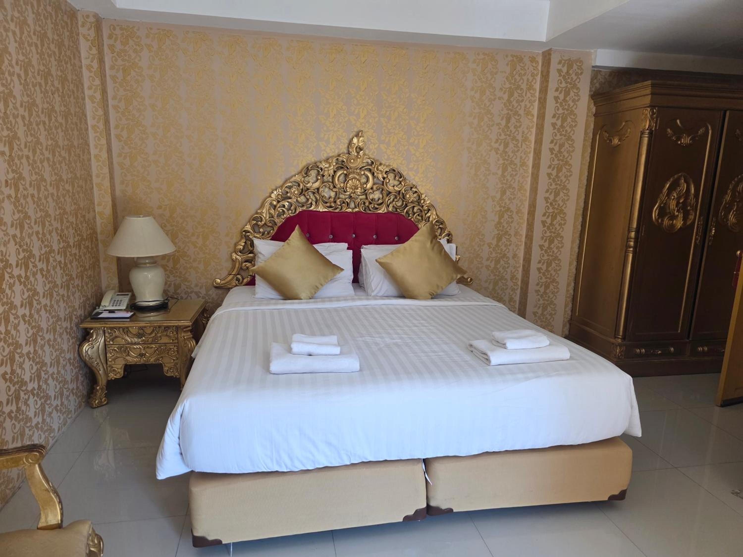 Budget Double Room photo 3