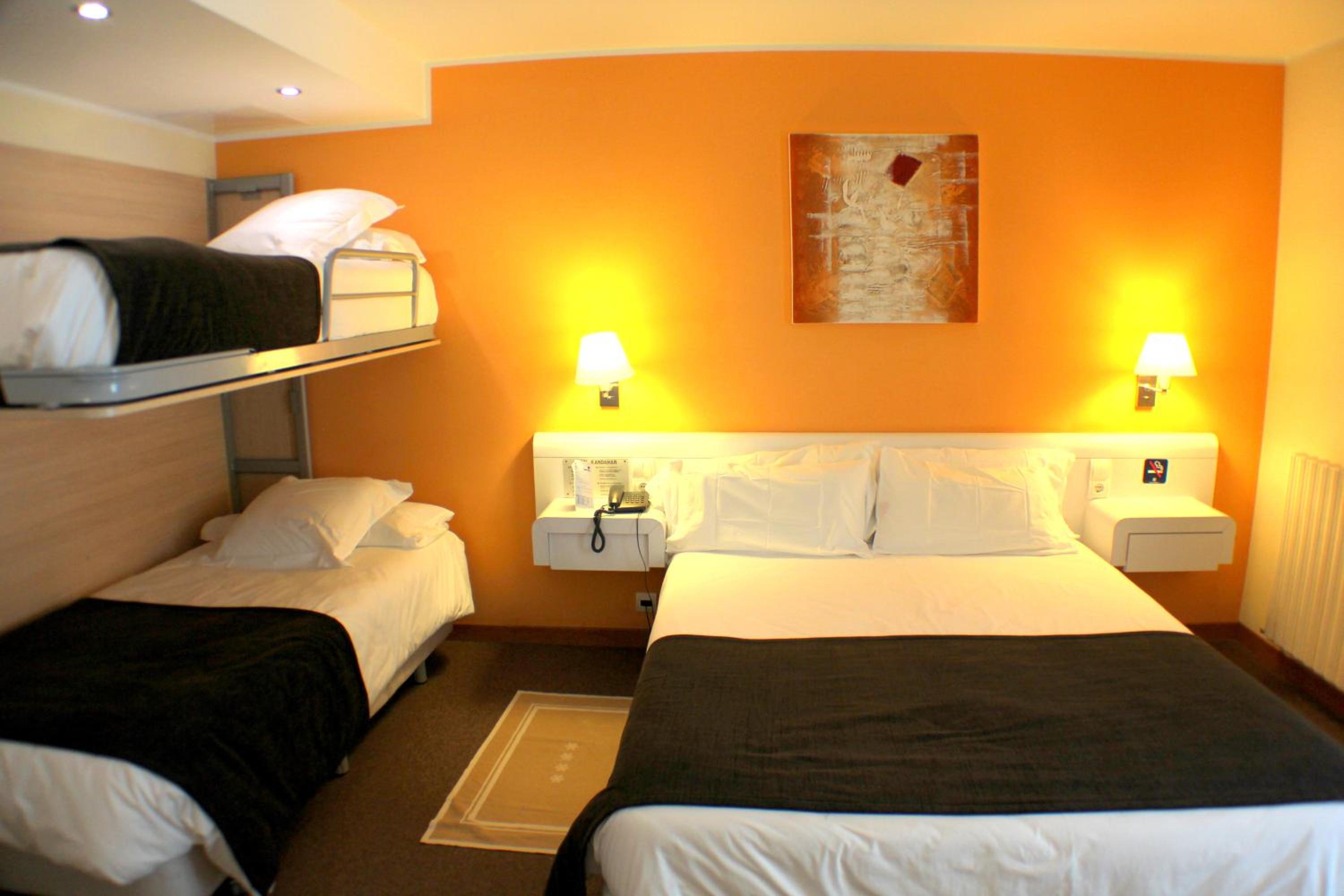 Economy Quadruple Room photo 3