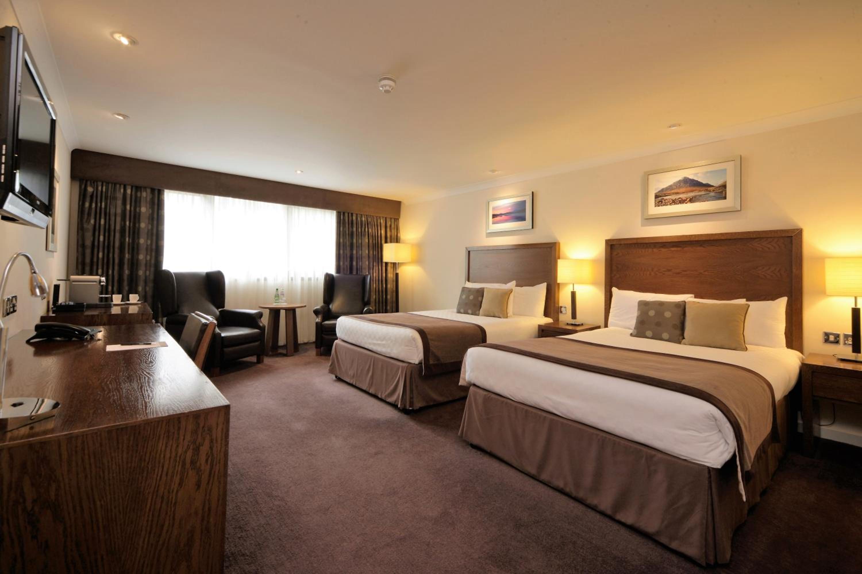 Executive Double Room with Two Double Beds - Photo 5