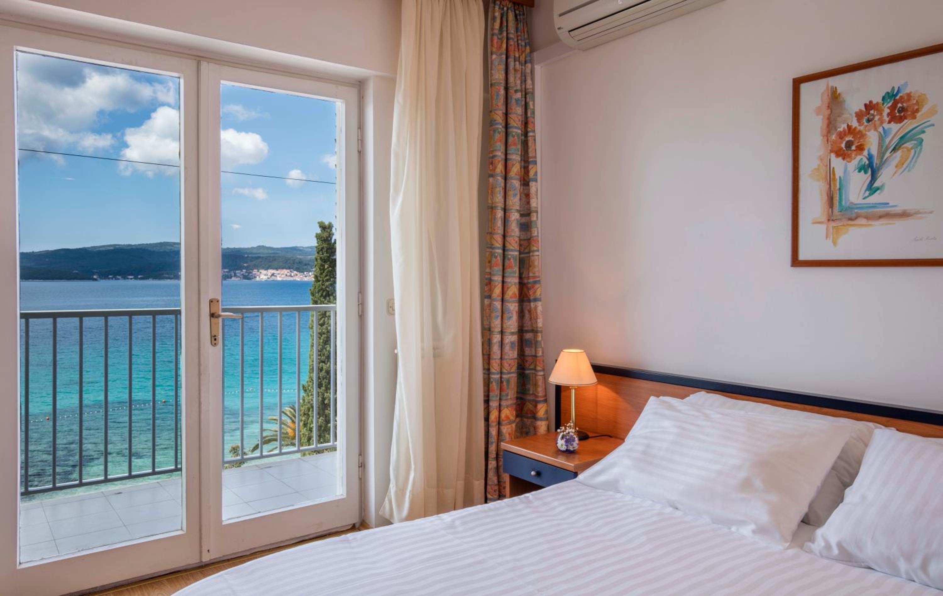 Superior Double Room with Balcony, Sea View and Extra Bed photo 3