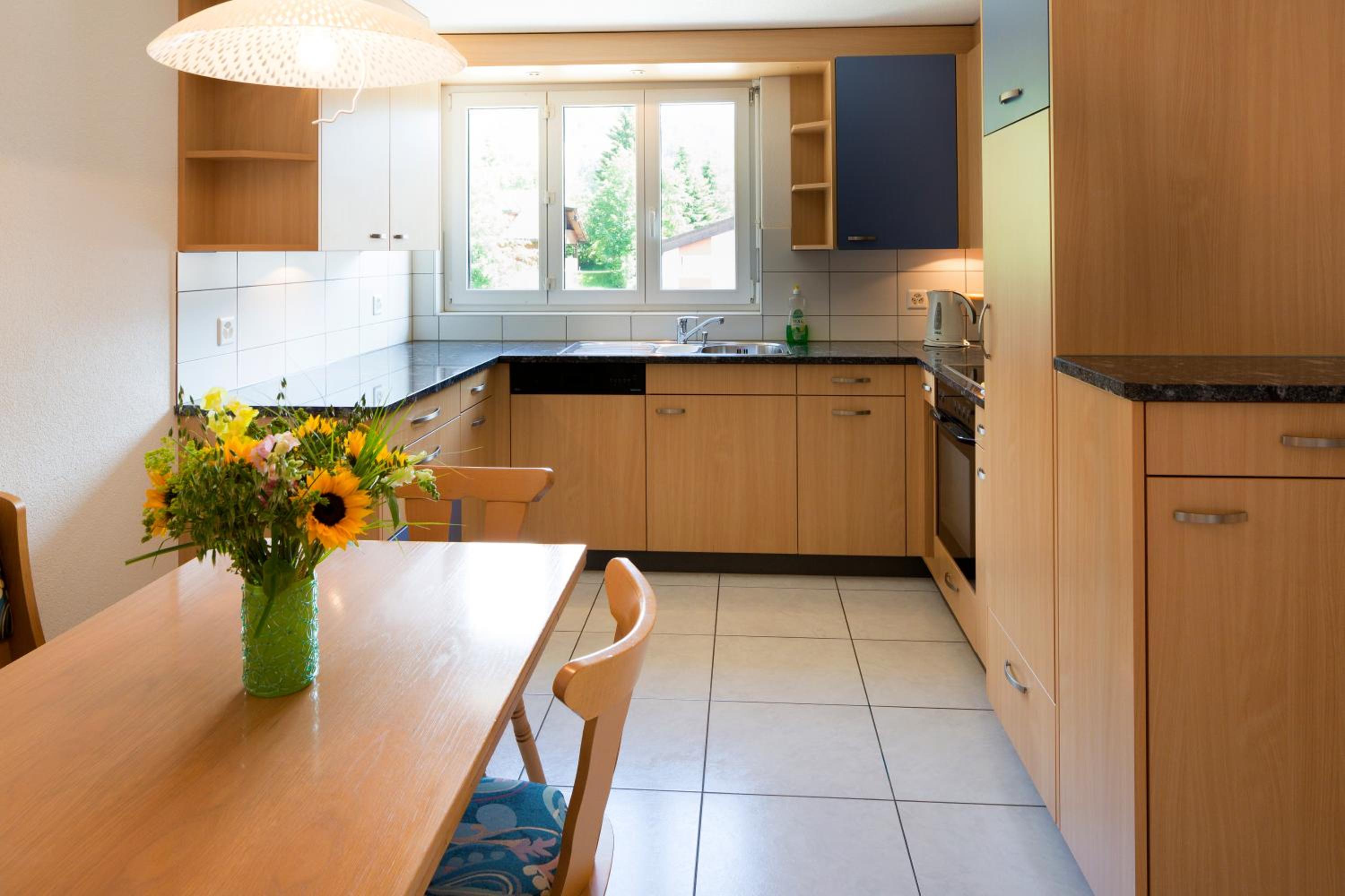 Apartment with Balcony - Photo 3